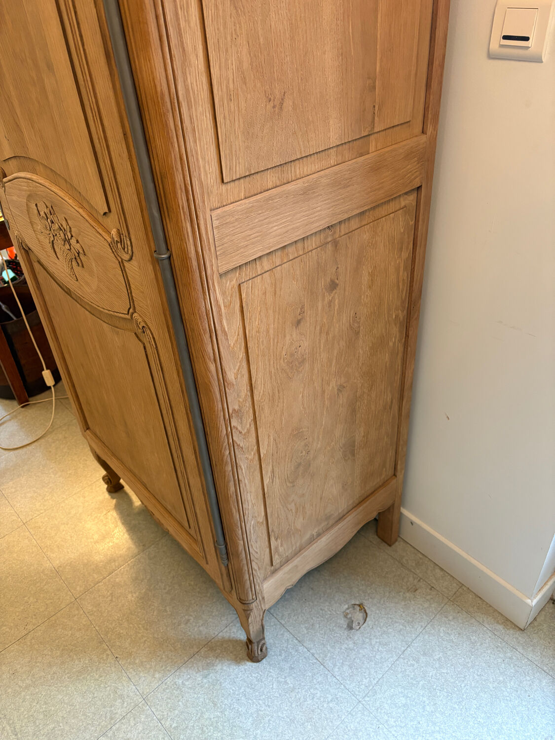 Oak bonnetière sandblasted