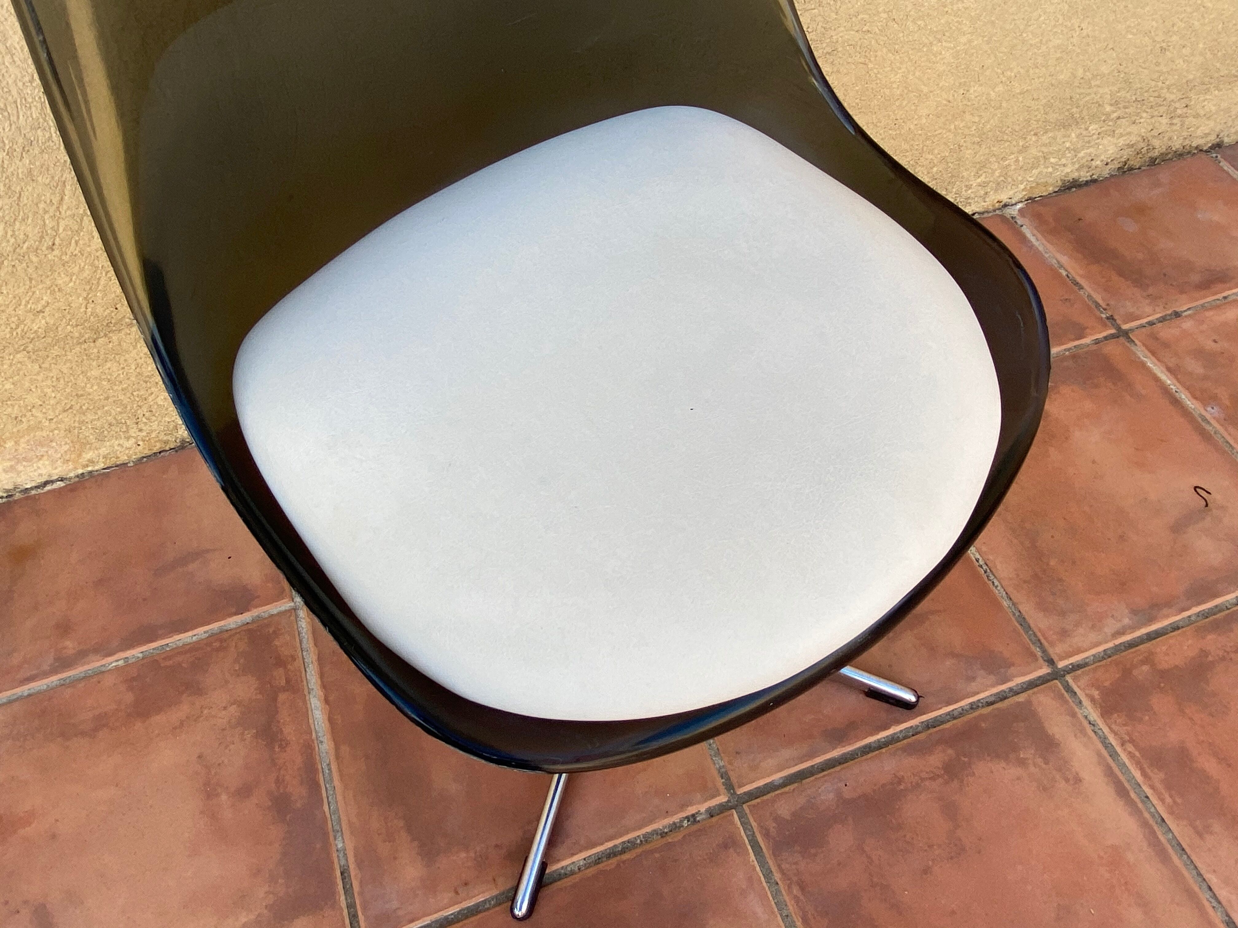 Pair of plexiglass shell and chrome steel chairs 1970.