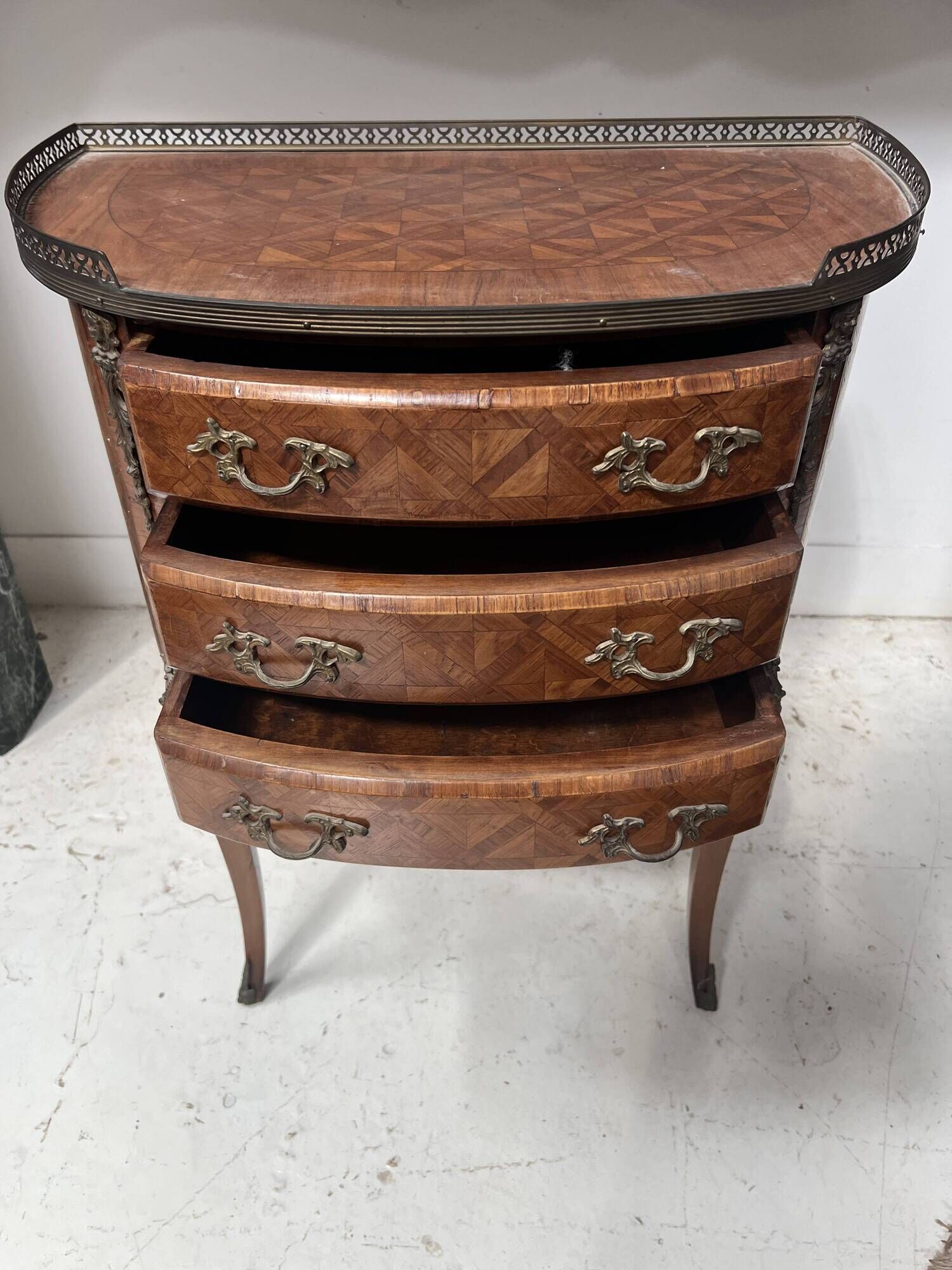 Half-moon commode in Louis XV style with cube marquetry from the 20th century.