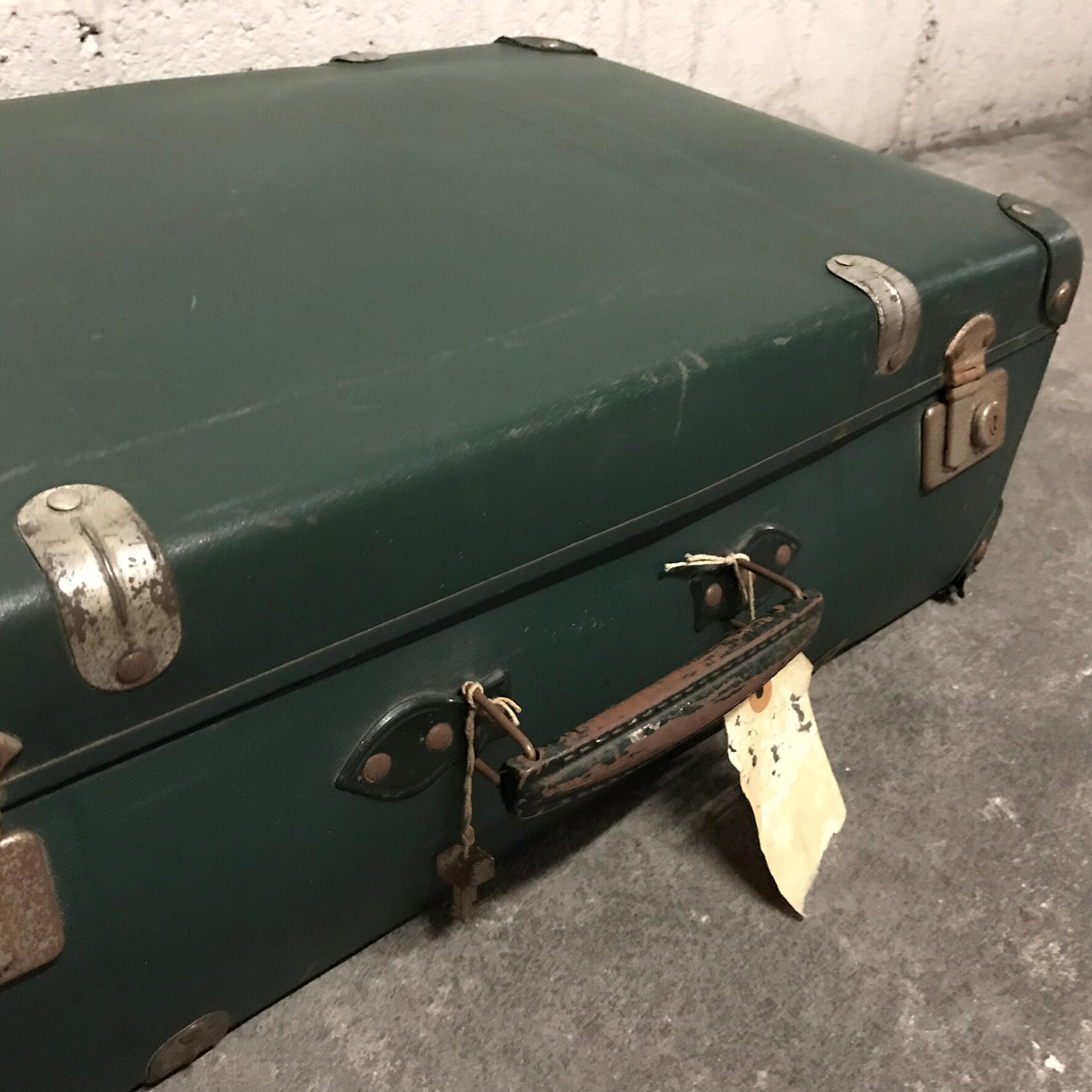 Vintage green case in vulcanized fiber