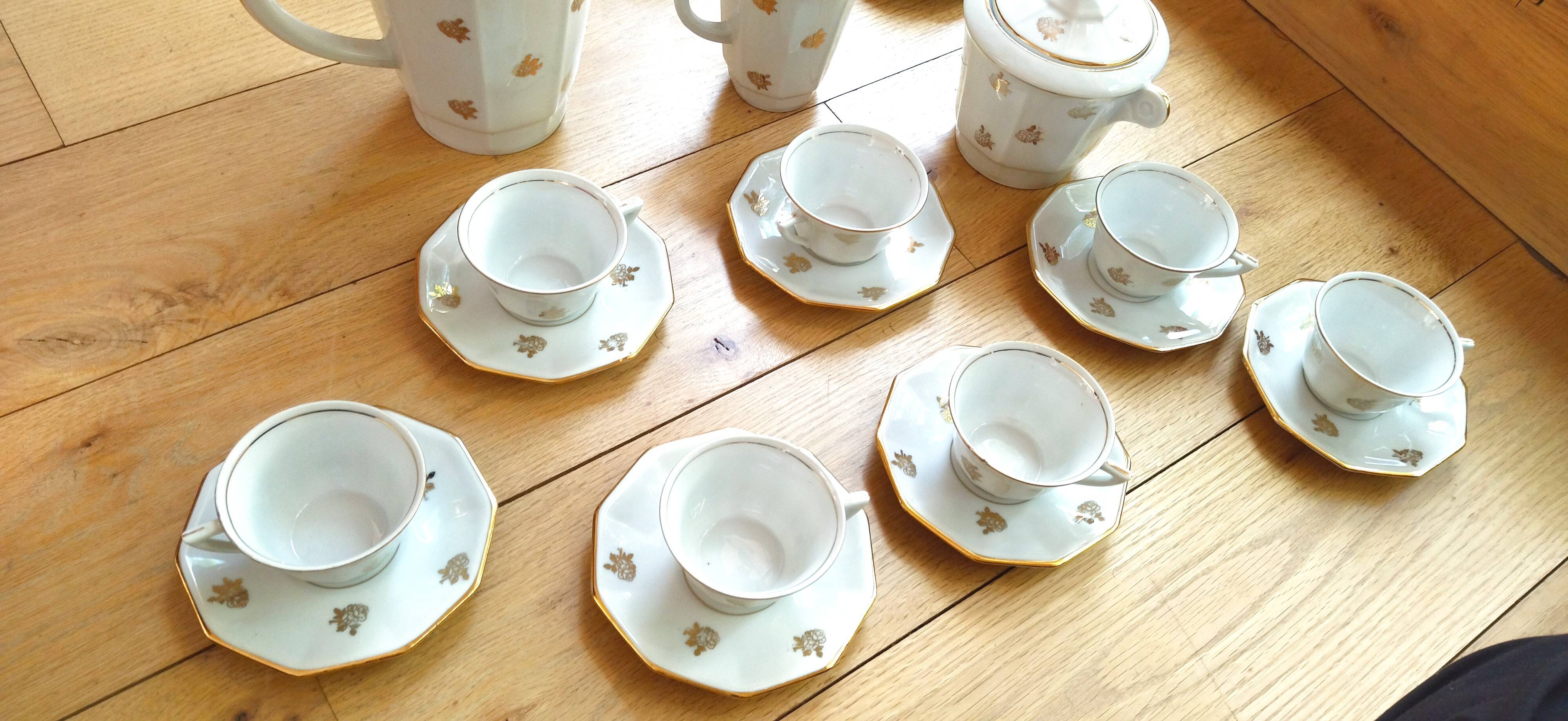Antique coffee or tea service in fine porcelain from the 1930s.