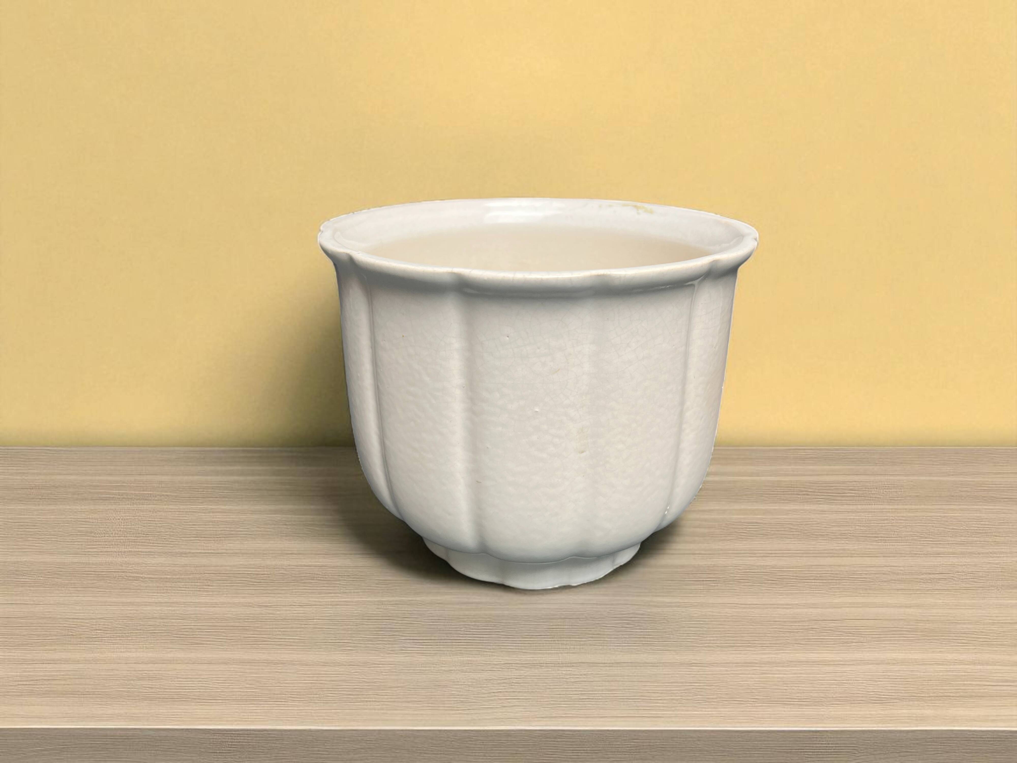 Art Deco, crackled ceramic cache pot by Songden circa 1940.