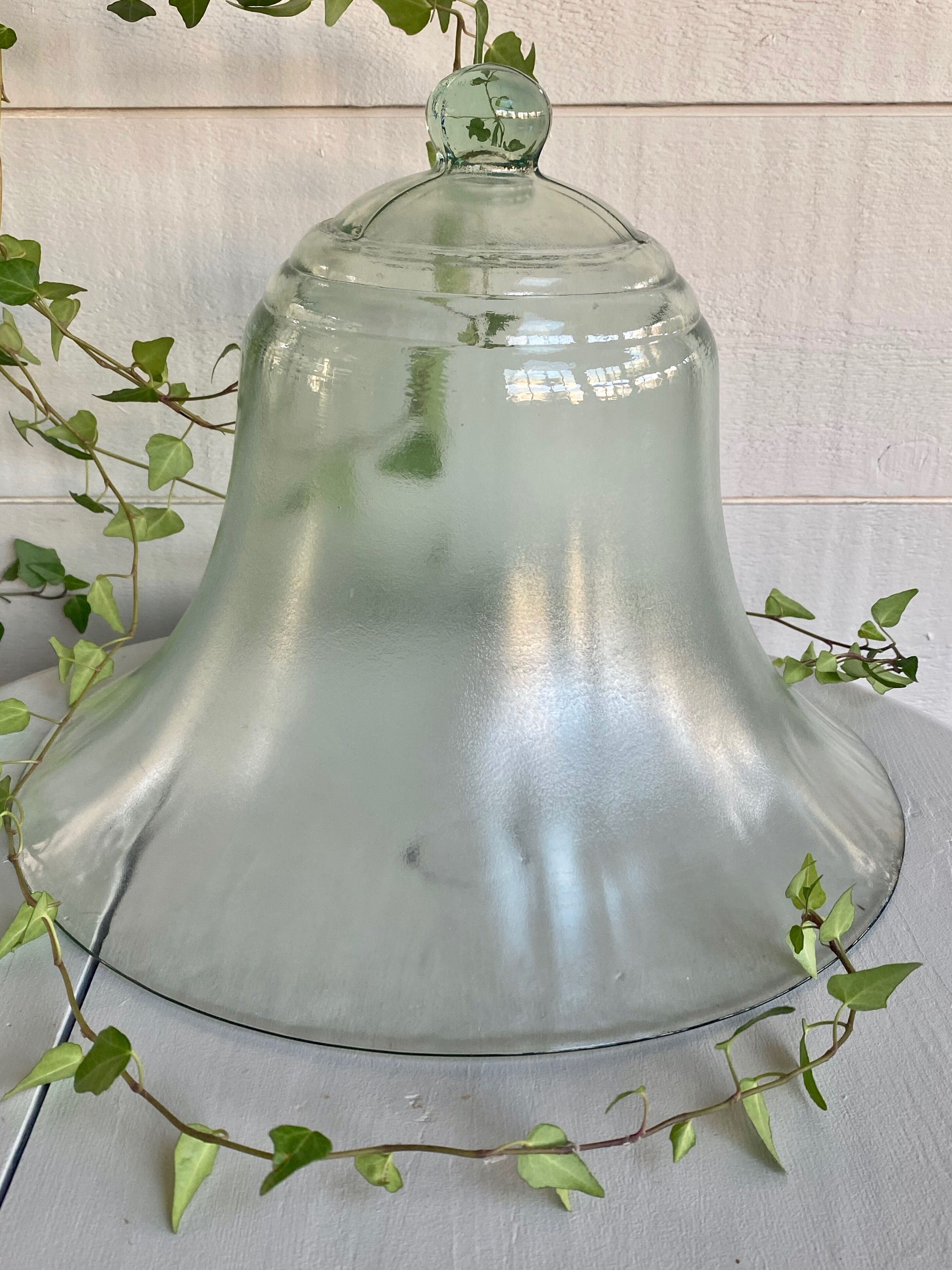 Market gardener's bell