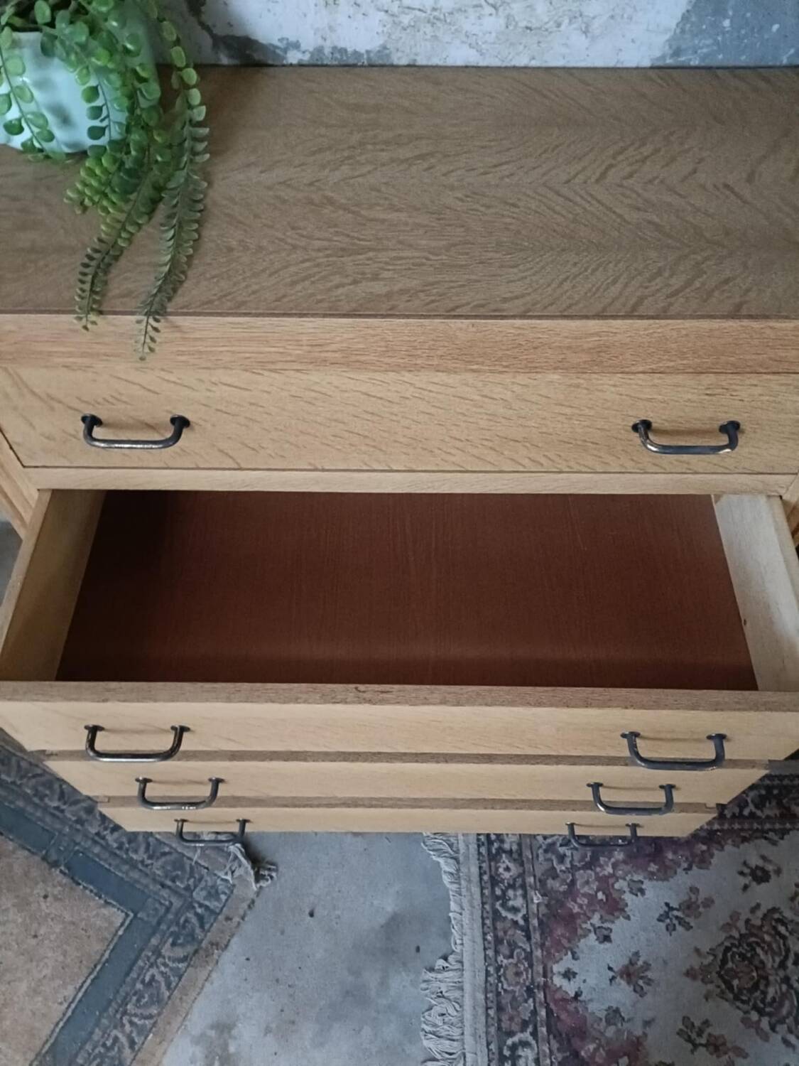 Wooden chest of drawers