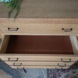 Wooden chest of drawers