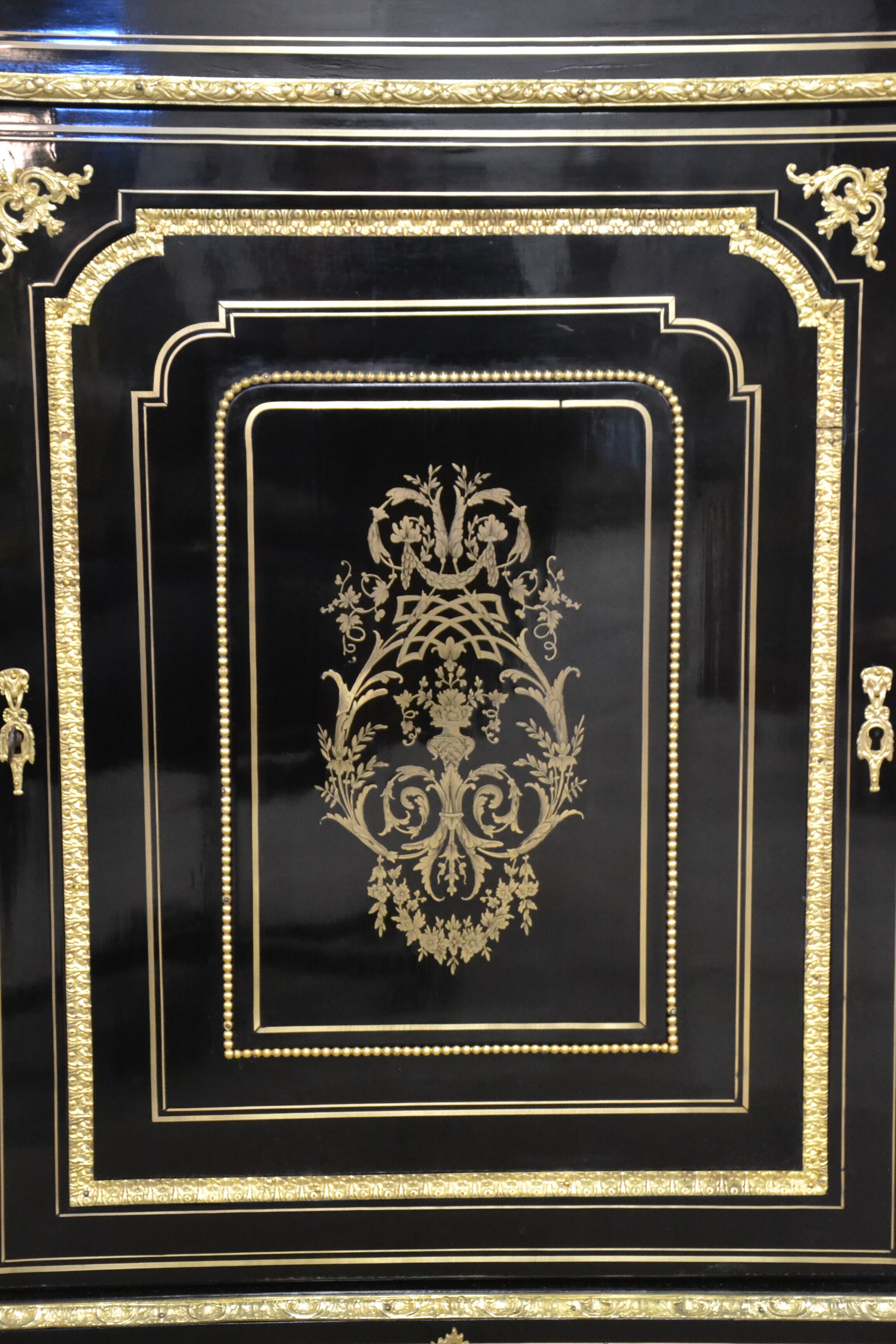 Meuble d’appui Napoléon III en bois noirci