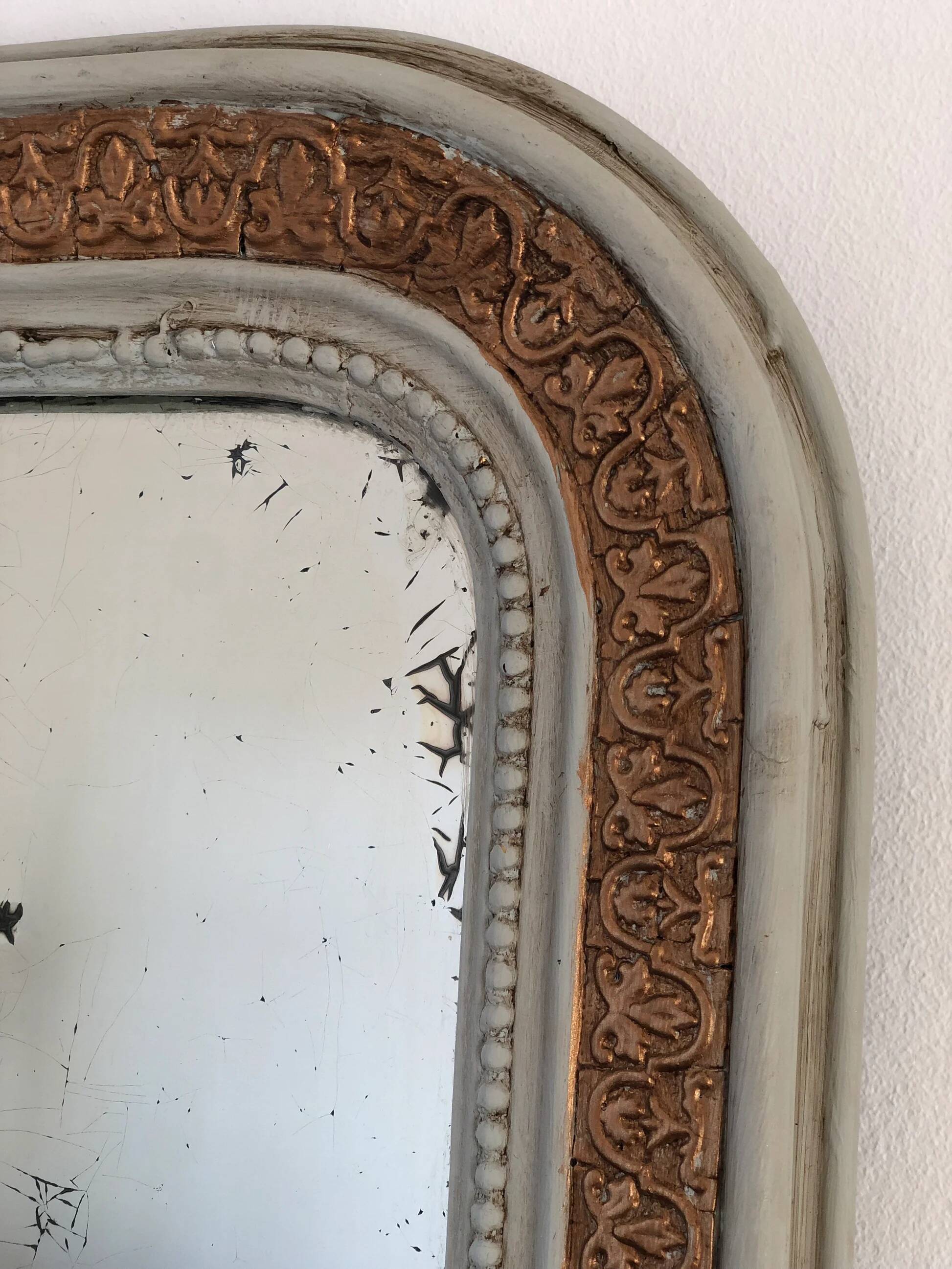 Miroir antique français Louis Philippe – crème et or, fin du 19e siècle