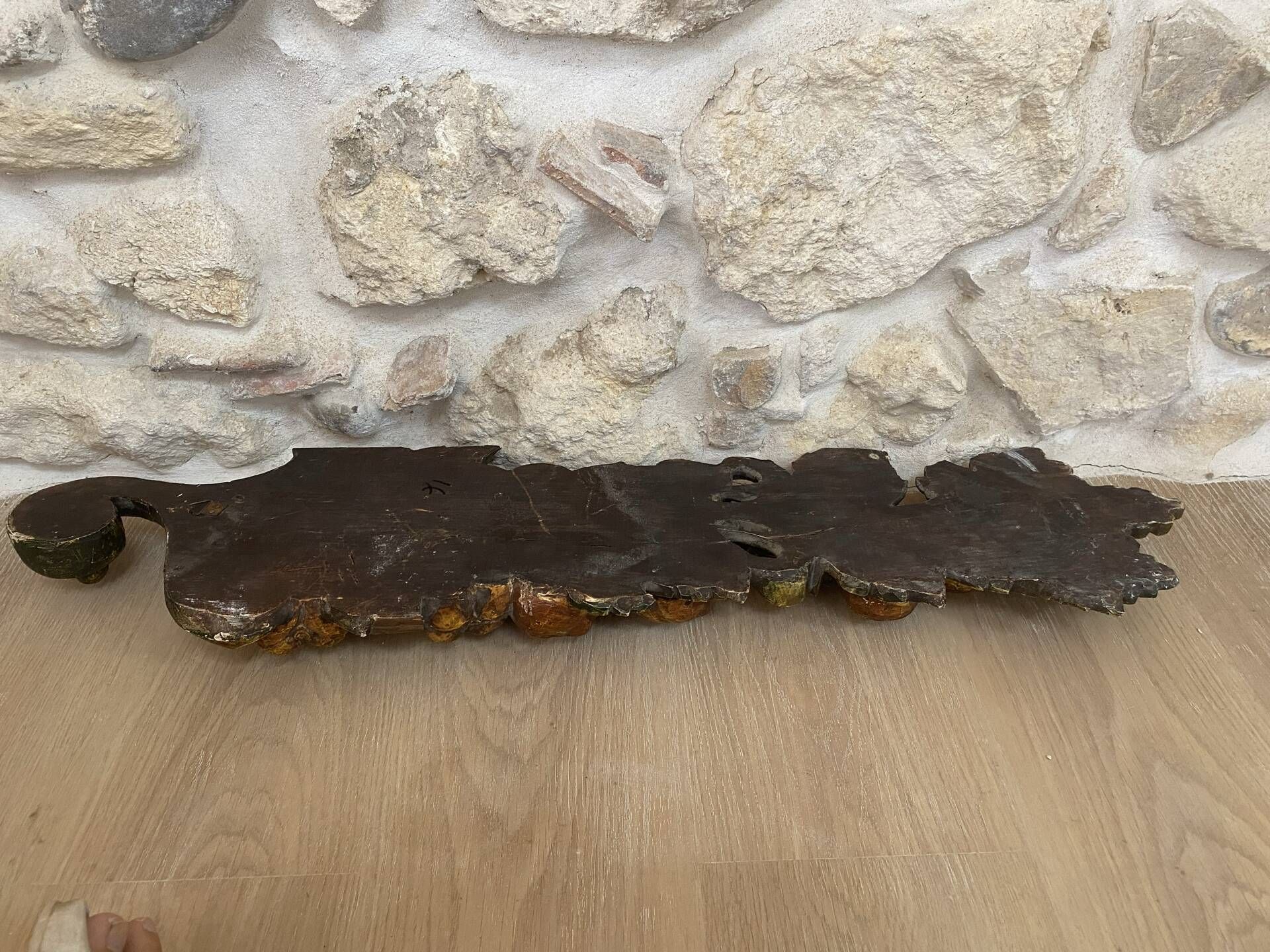 Large wall sculpture in carved gilded wood – fruits and foliage –