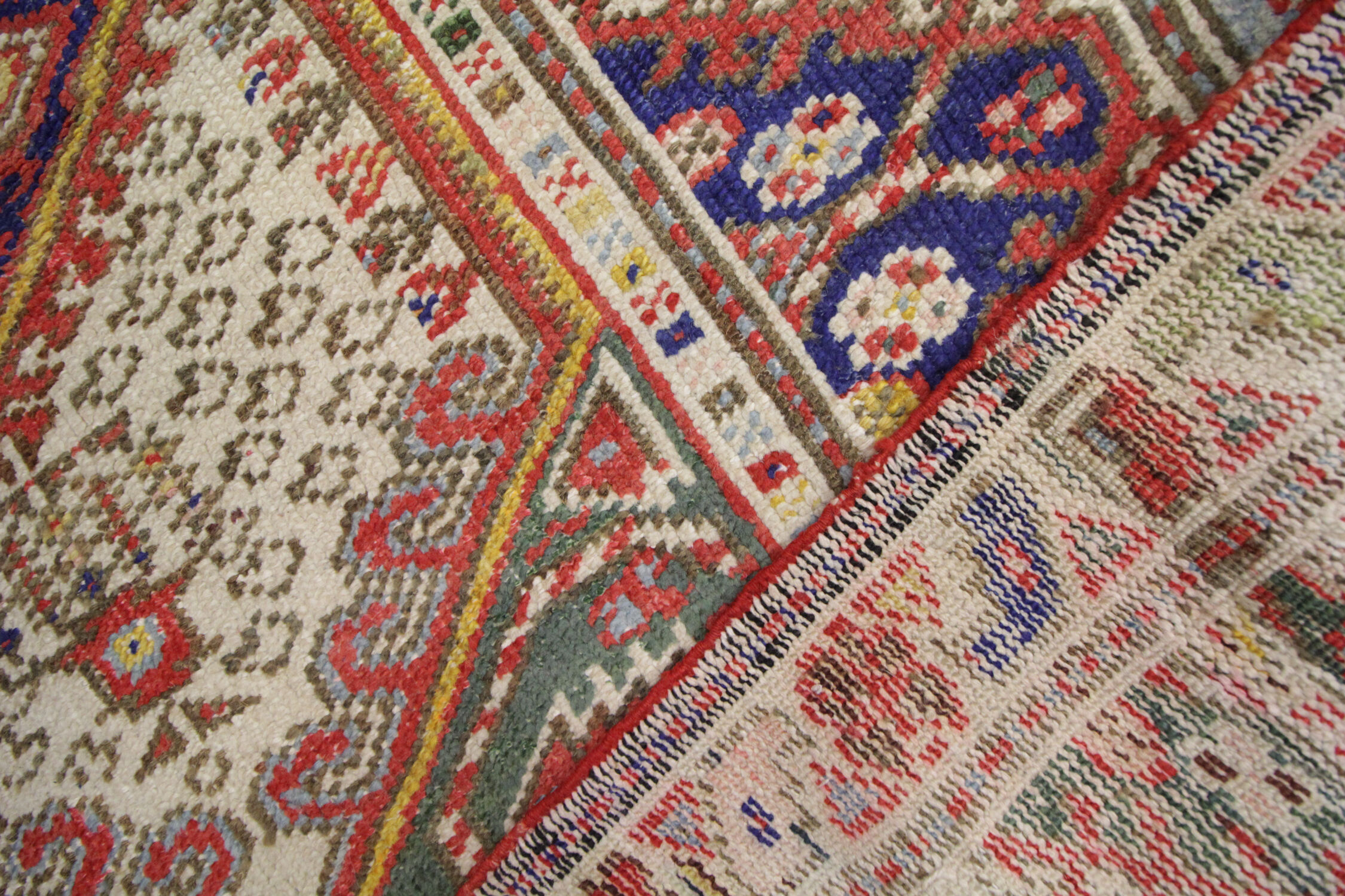 Traditional vintage wool turkish area rug- 130x190cm