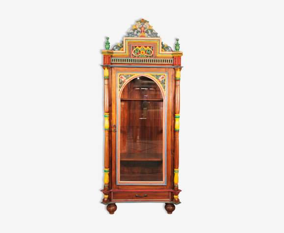 Buffet en bois sculpté