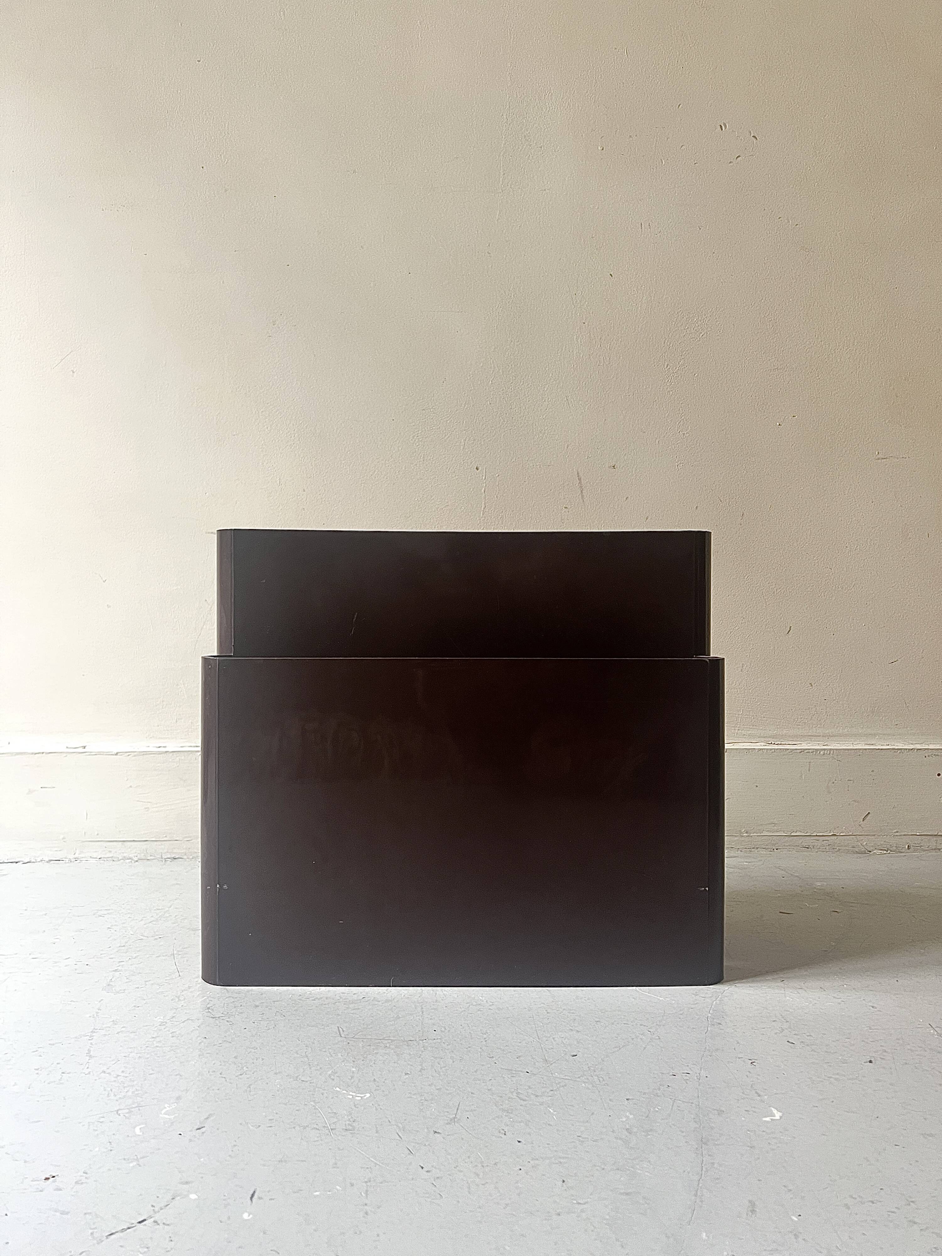 Brown magazine/vinyl holder by Giotto Stoppino for Kartell, design 1970.