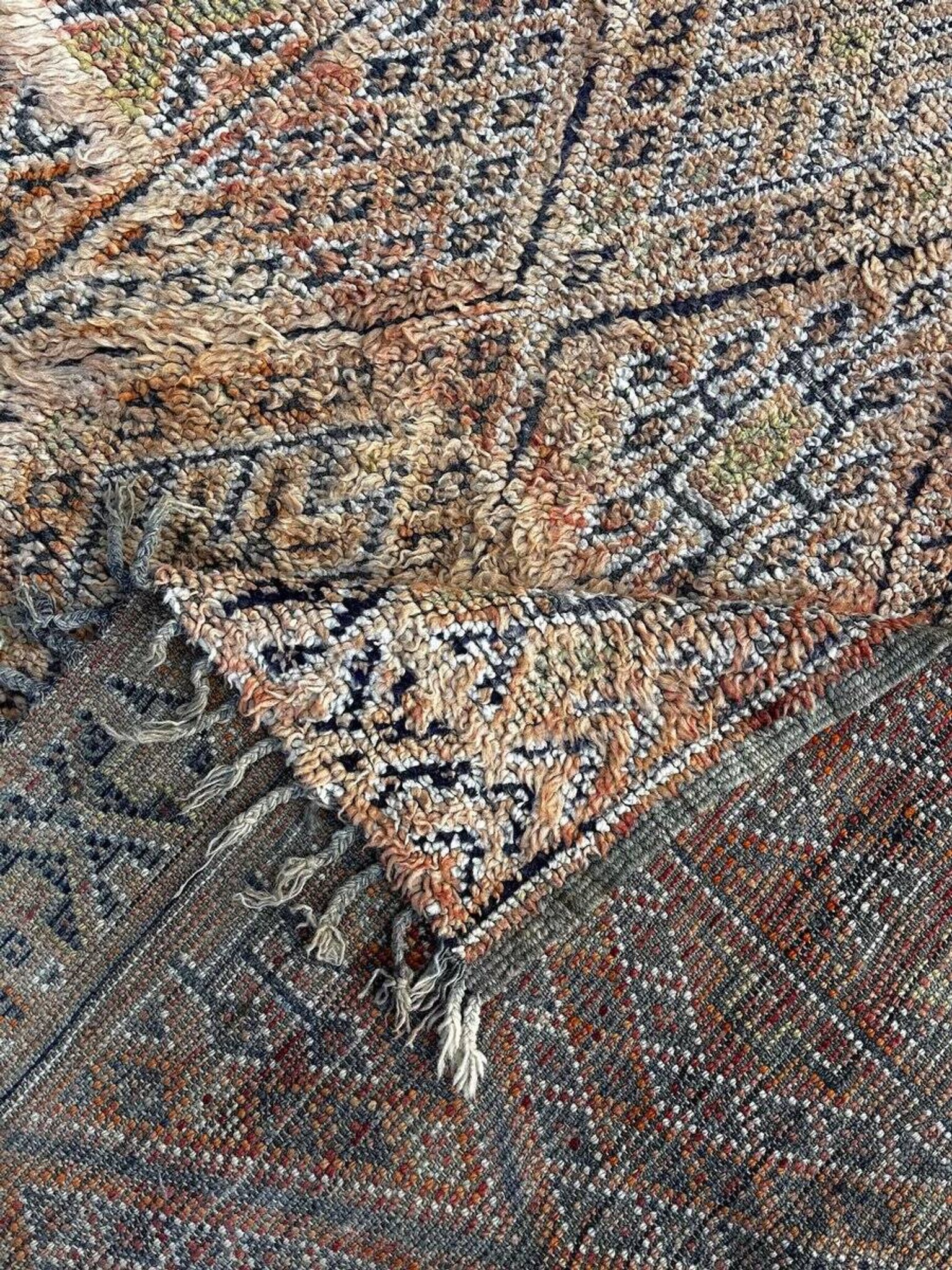 Vintage Moroccan Berber carpet in perfect condition made of wool.