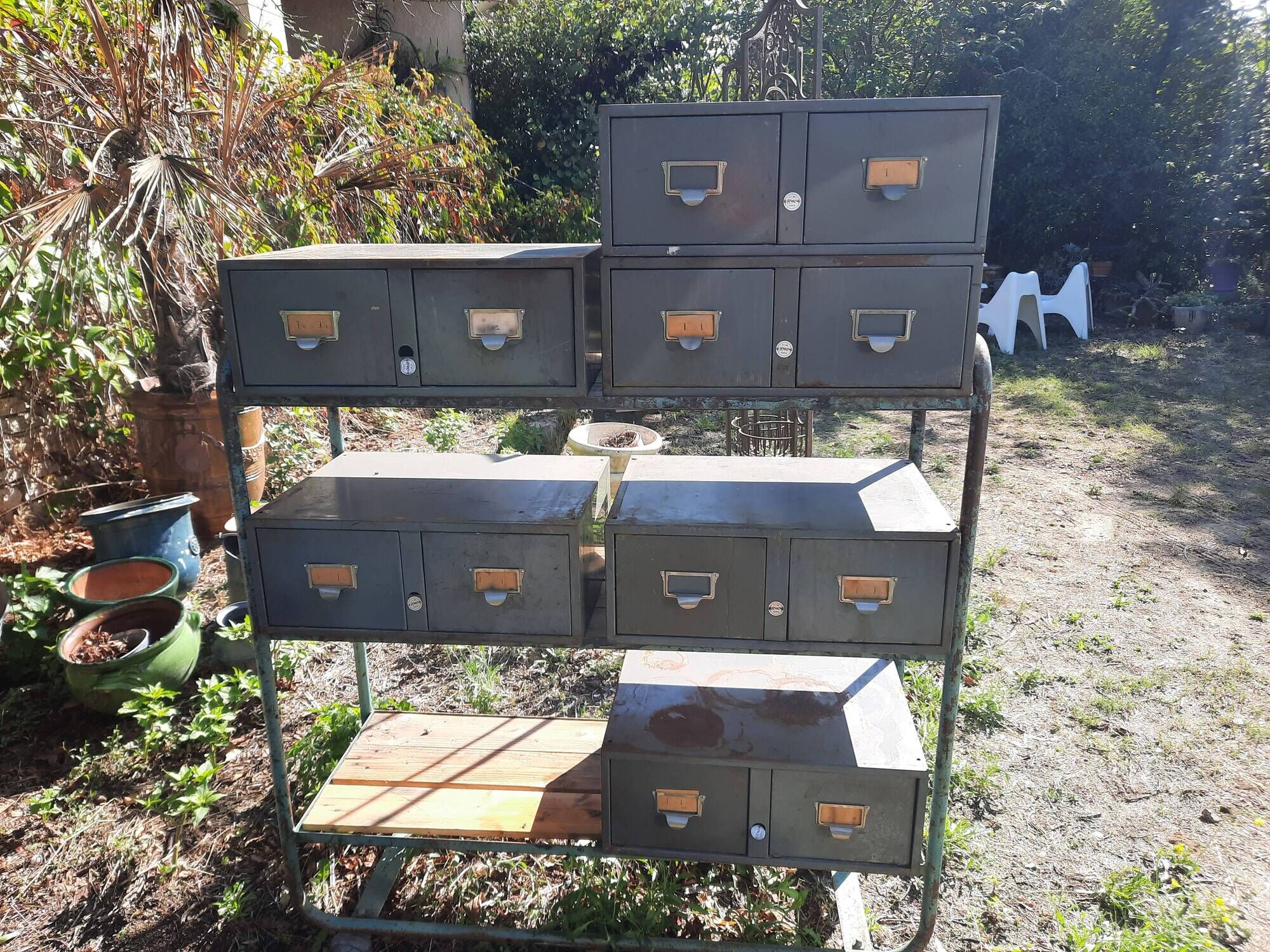 Roneo industrial drawer units