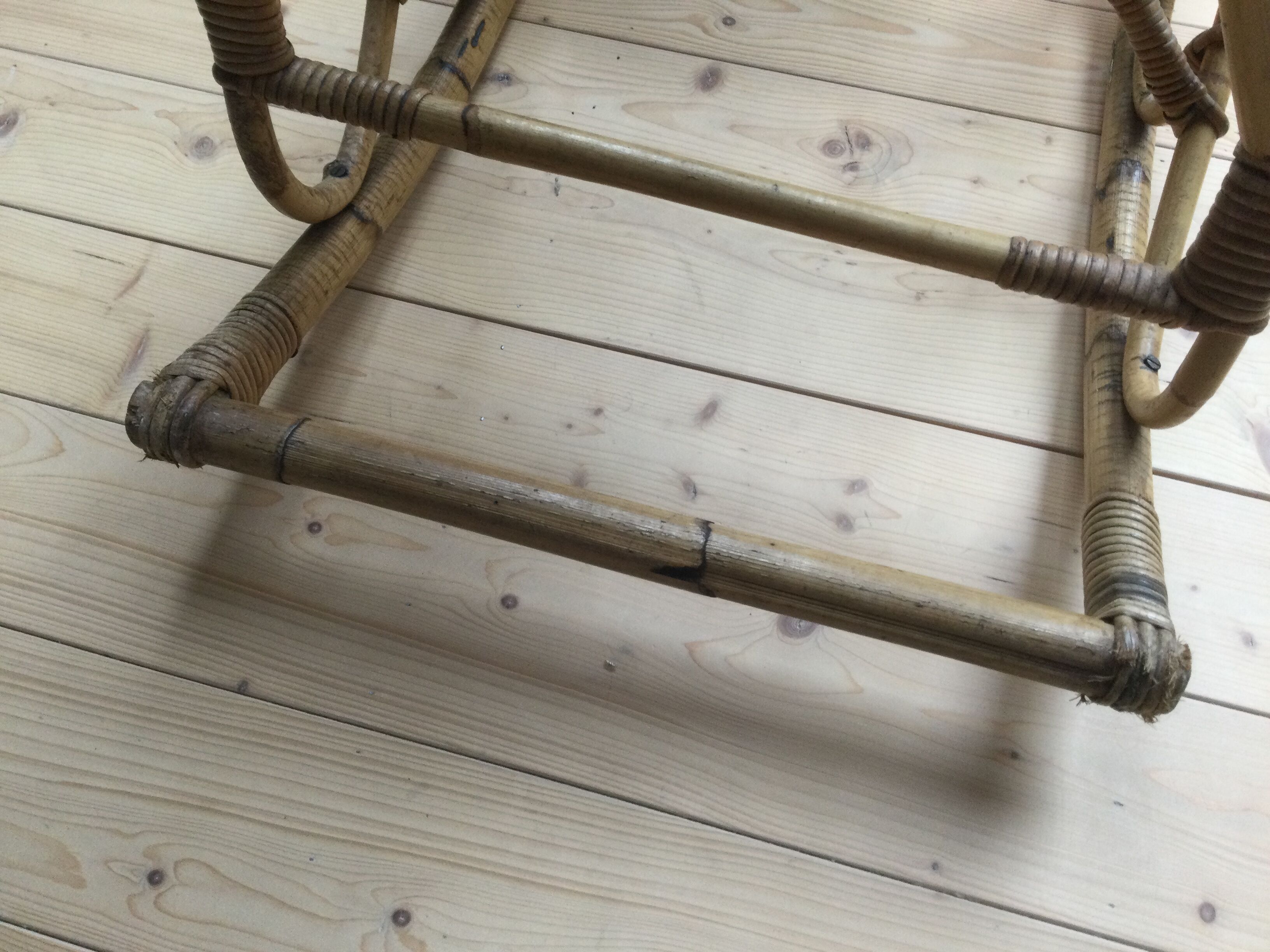 Fauteuil à bascule rocking chair en rotin