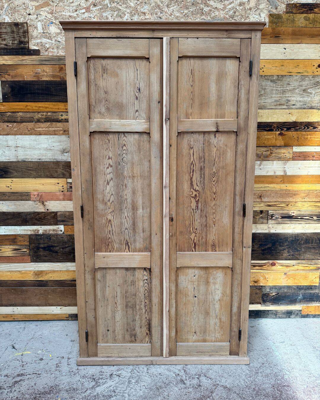 Armoire Parisienne