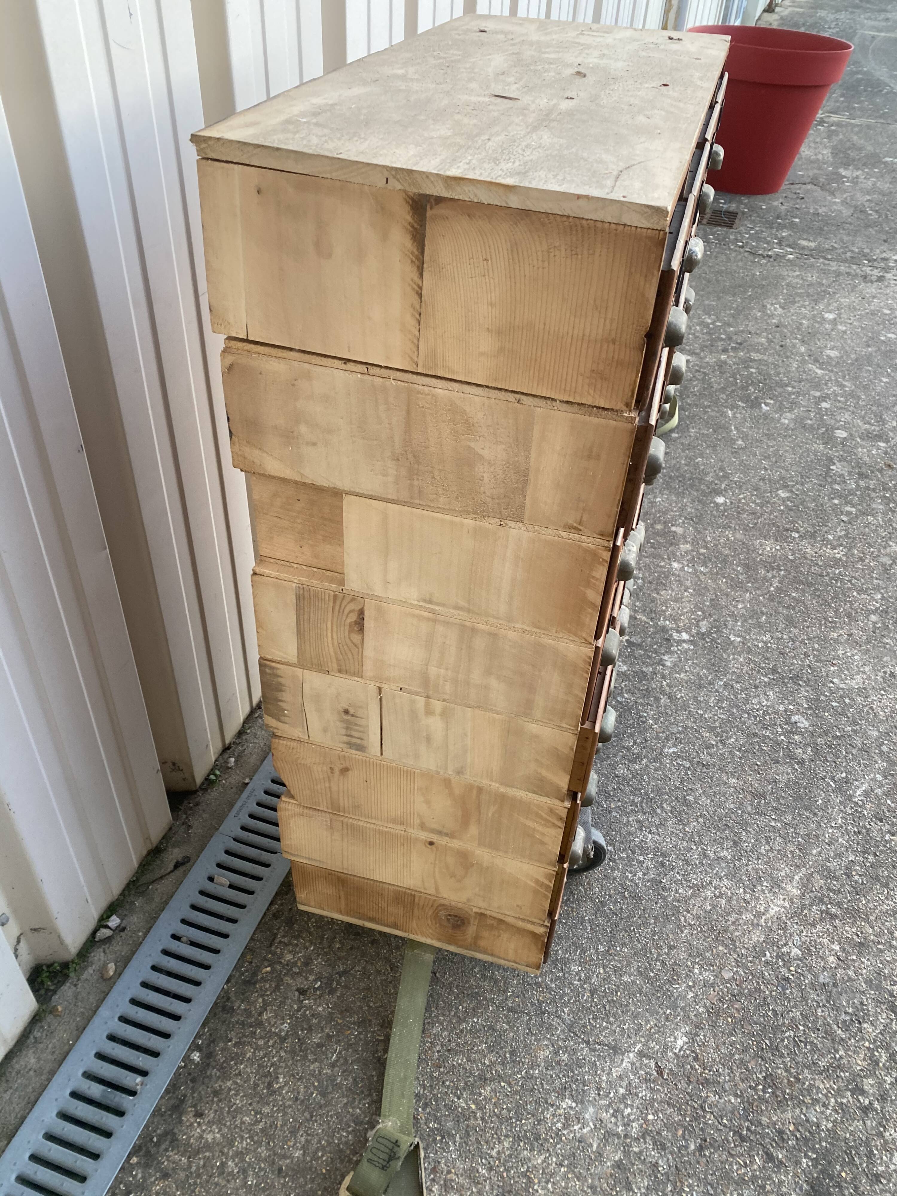 Meuble de mercerie
