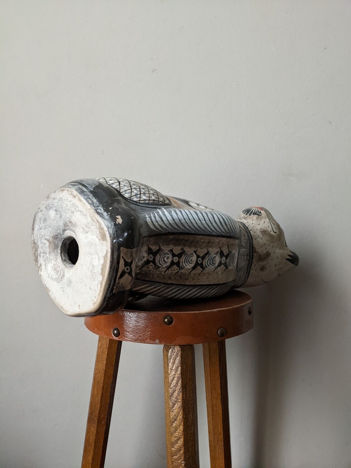 Hand-painted decorative ceramic cat from Tonala, Mexico.