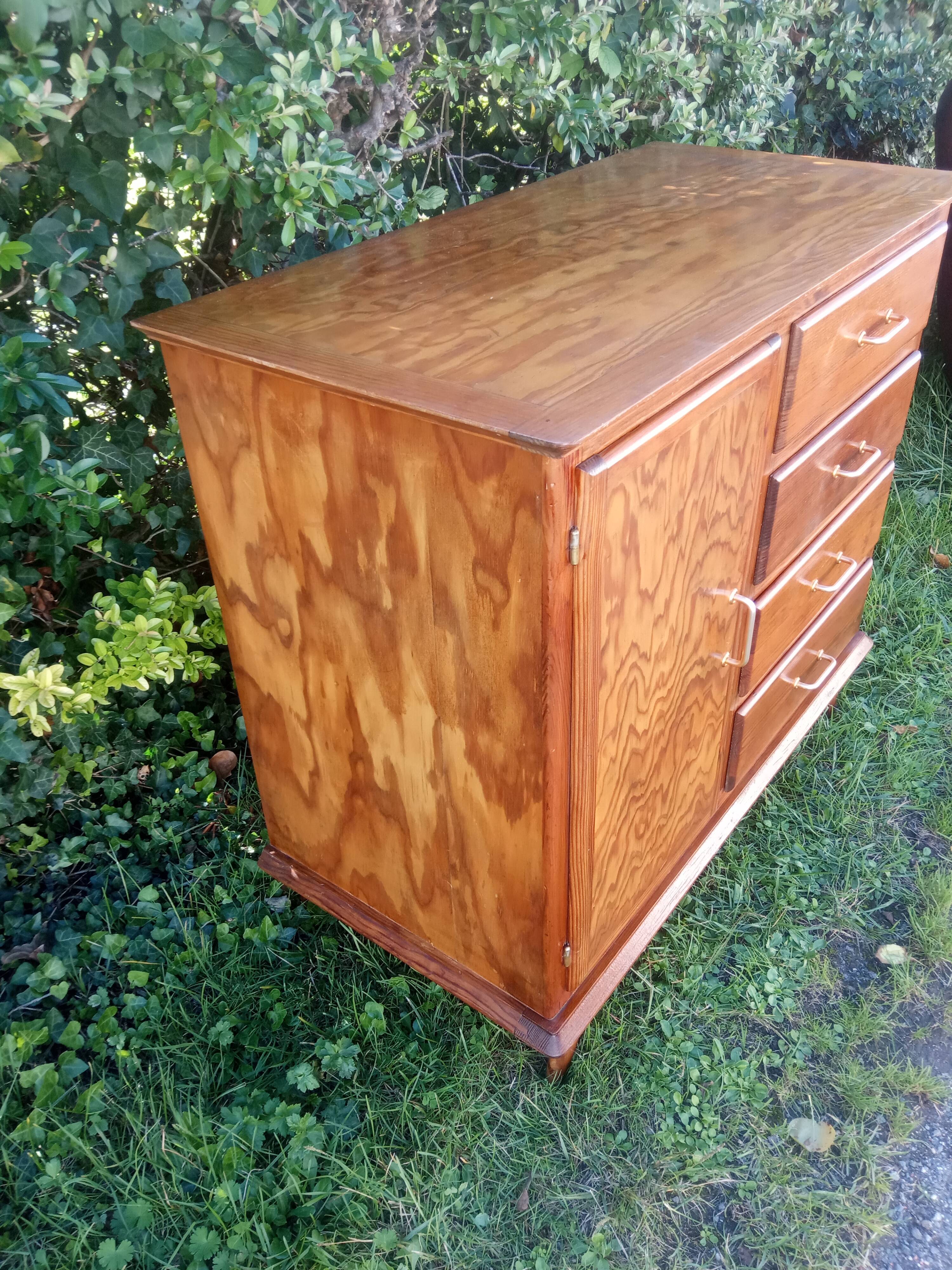 Vintage chest of drawers