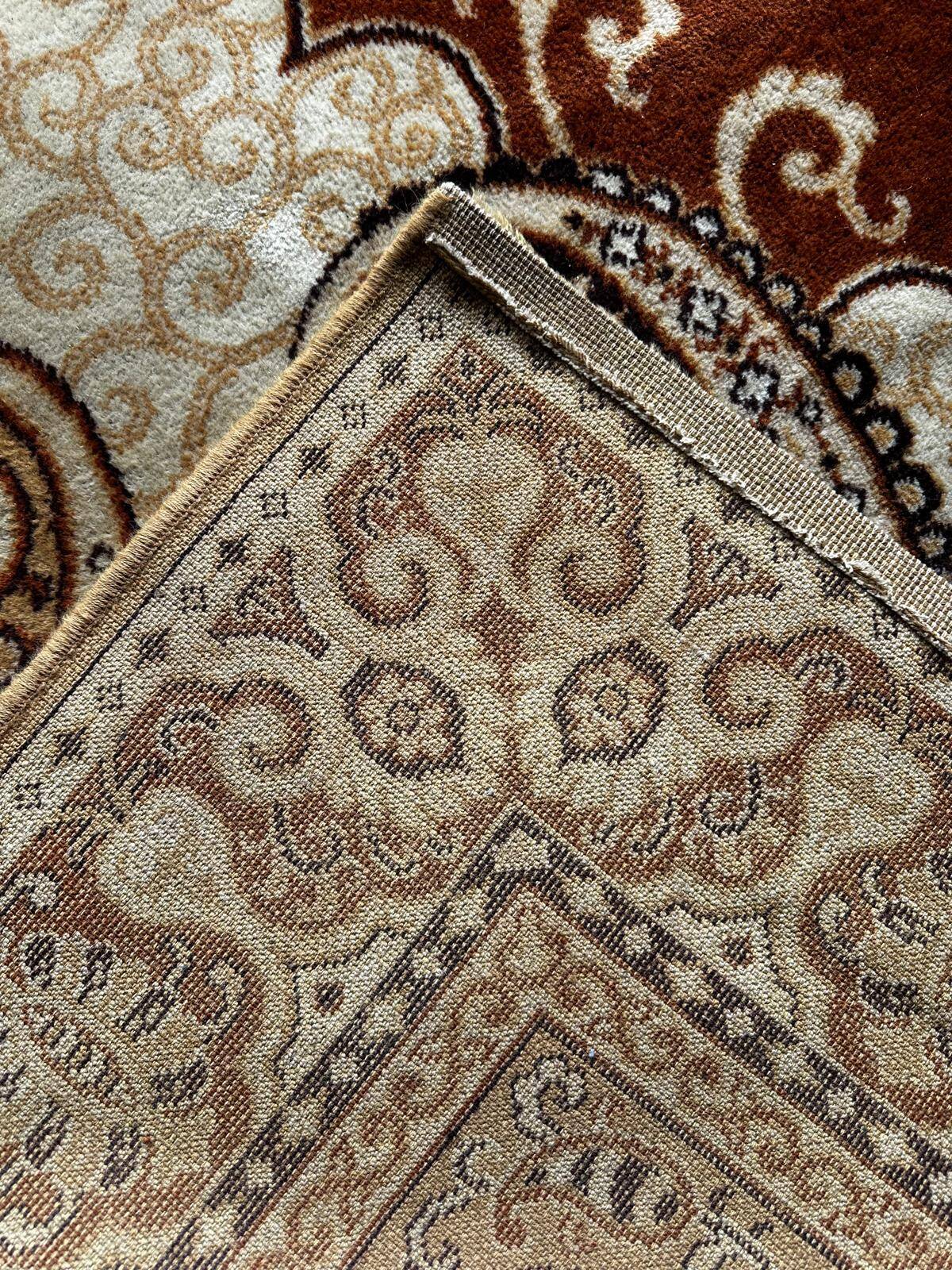 Oriental style rug 2m x 3m