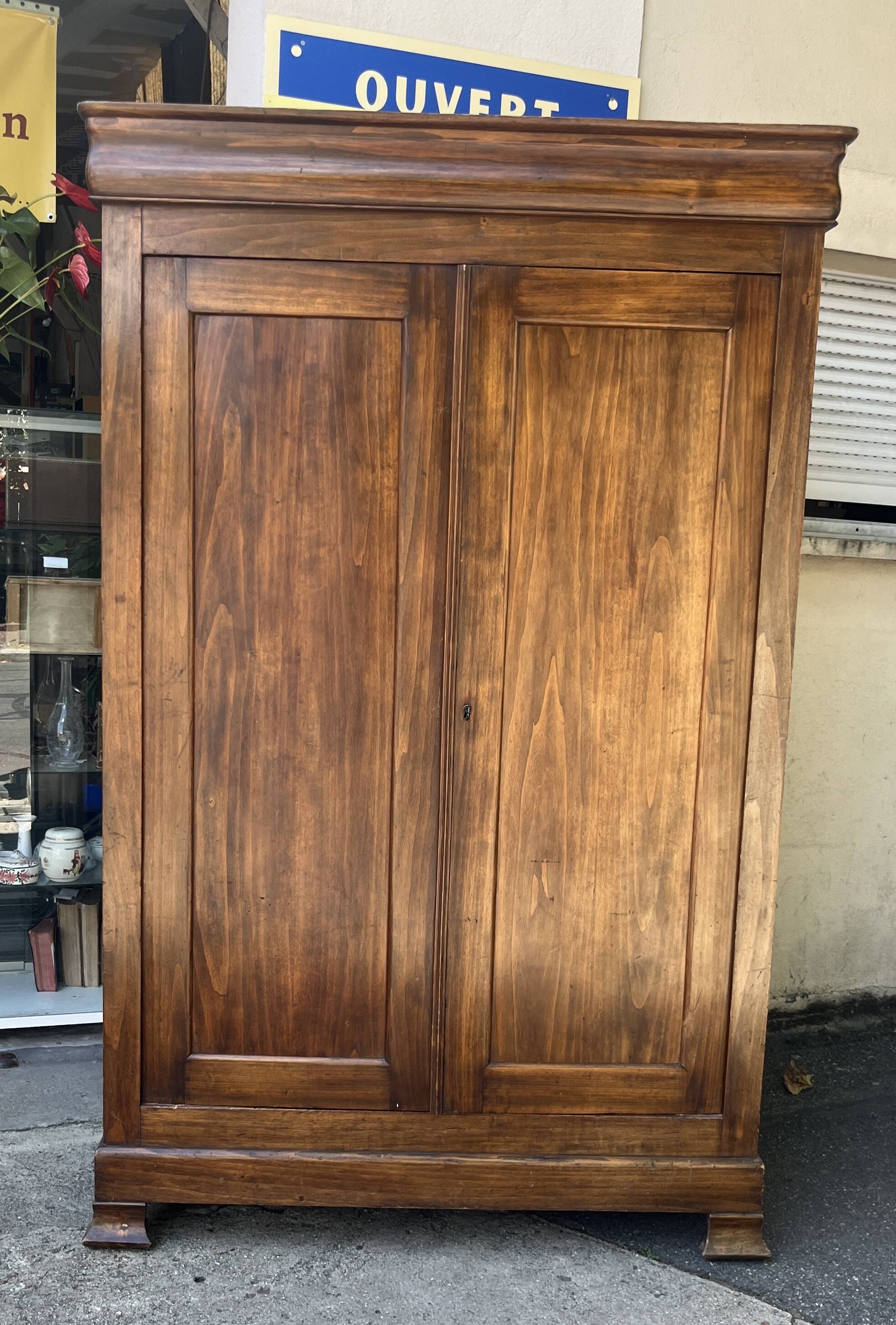 Armoire style Louis Philippe