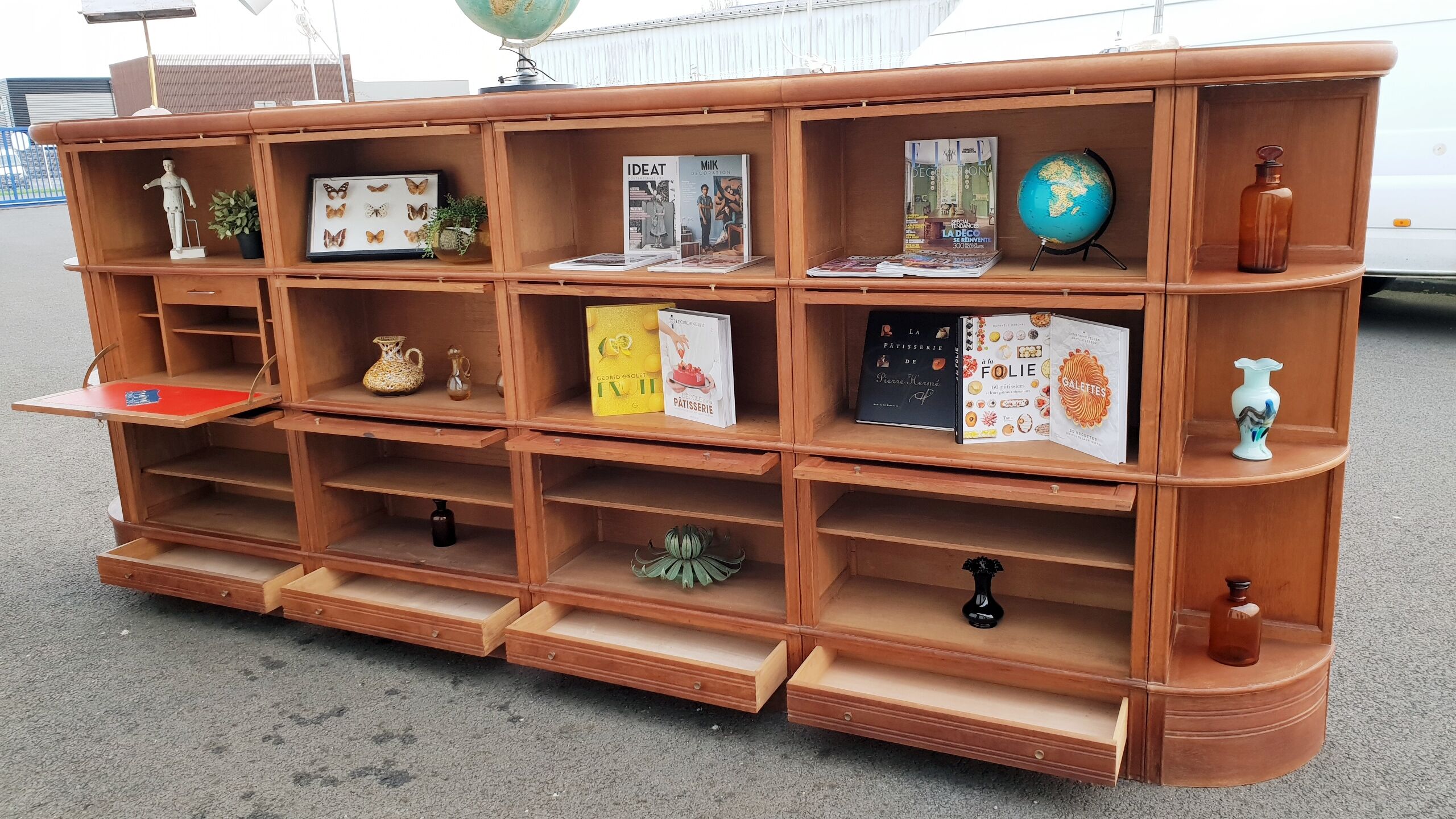 Vintage notary library