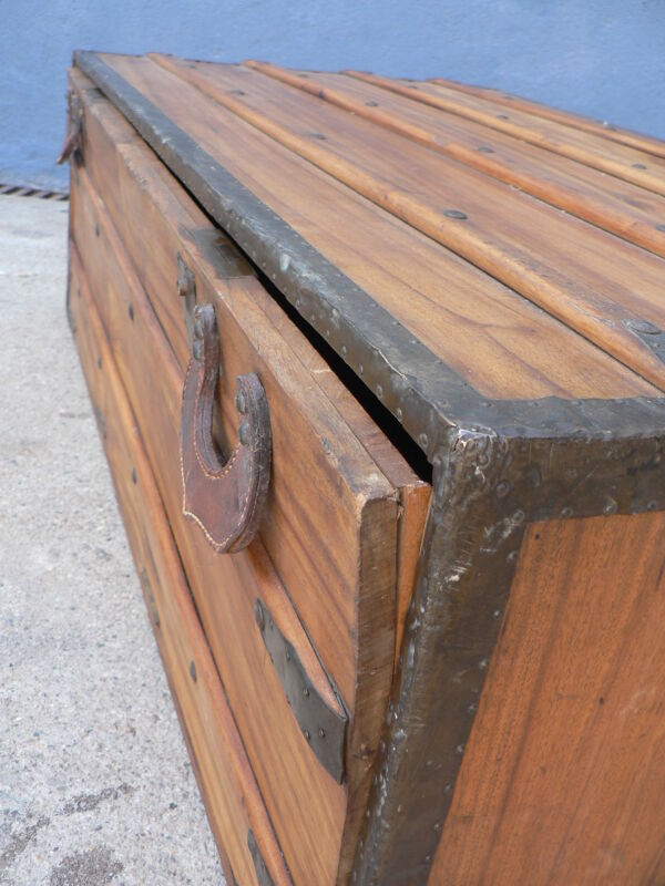Ancienne malle de voyage