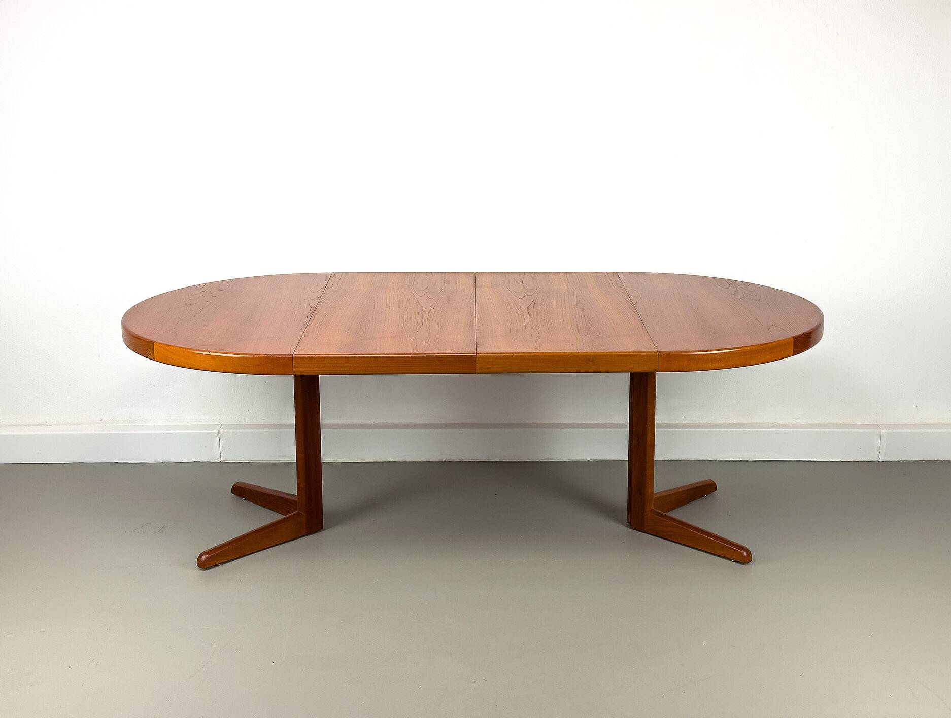 Table de Salle à Manger Ronde en Teck par HW Klein pour Bramin, Danemark, 1960s
