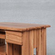 Petit bureau français du milieu du siècle en bois