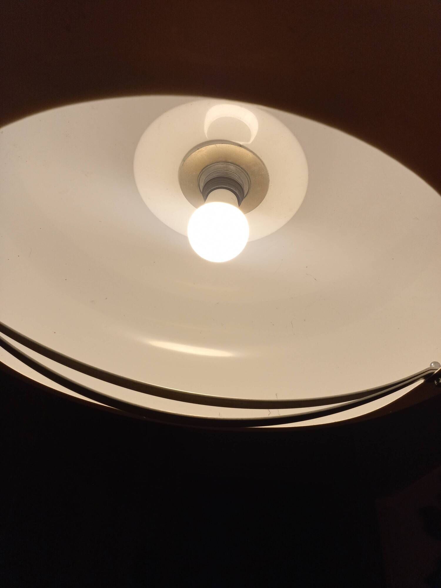 Suspension design italien space age en methacrylate des années 70