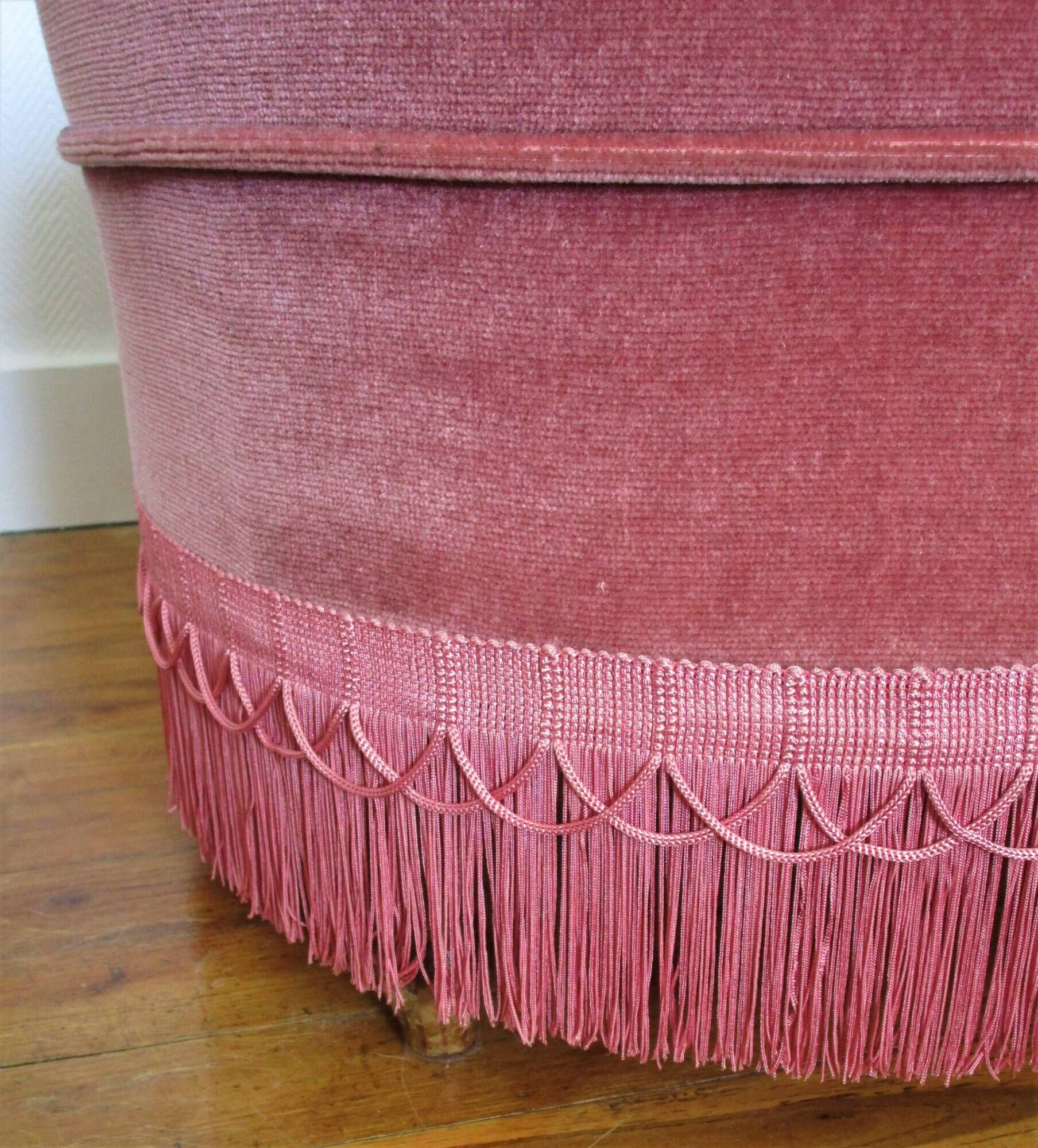 Fauteuil velours rose poudré chauffeuse style napoléon iii vintage
