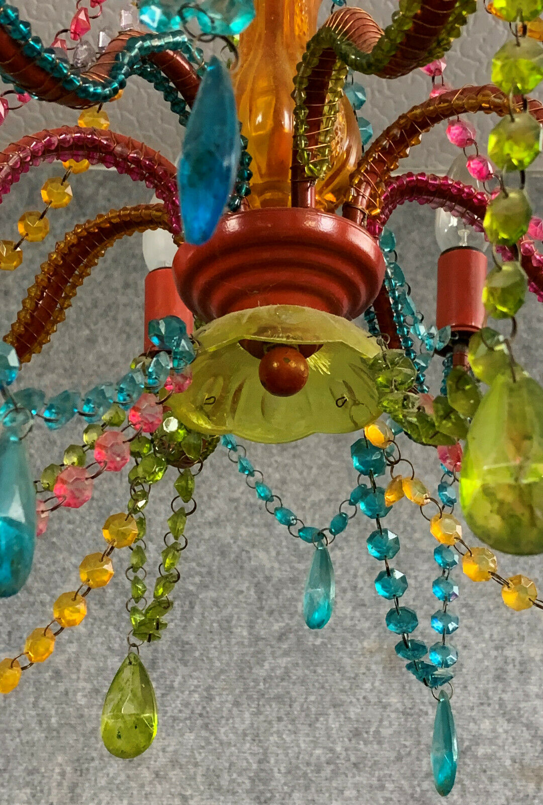 Lustre baroque moderniste en verre et thermoformé multicolore vers 1980