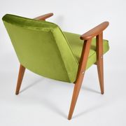Fauteuil Club 366 designer J. Chierowski restauré icône des années 60, velours vert