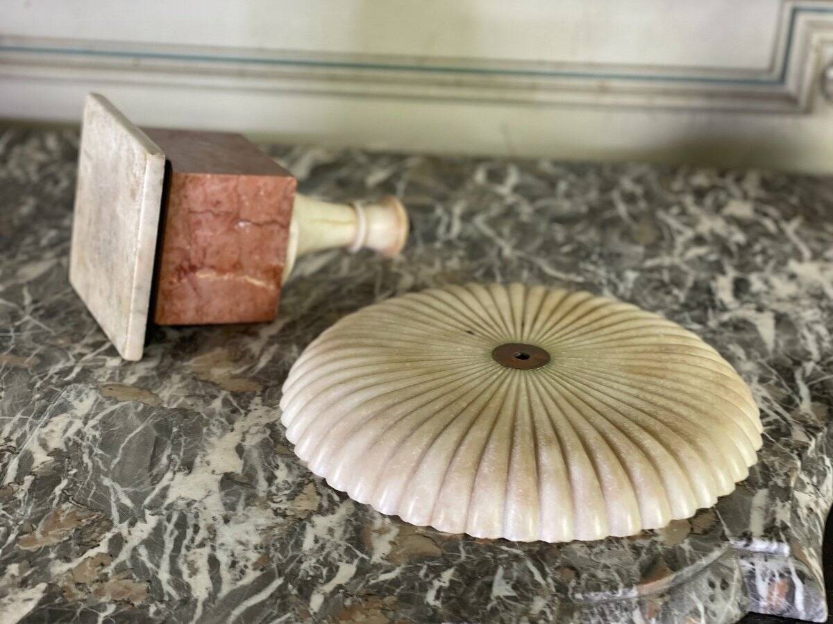 Marble bowl in the antique style, 19th century.
