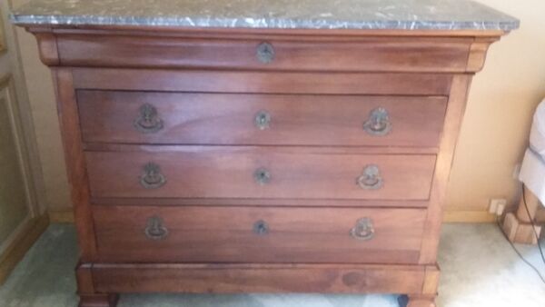Commode Louis Philippe avec plateau en marbre