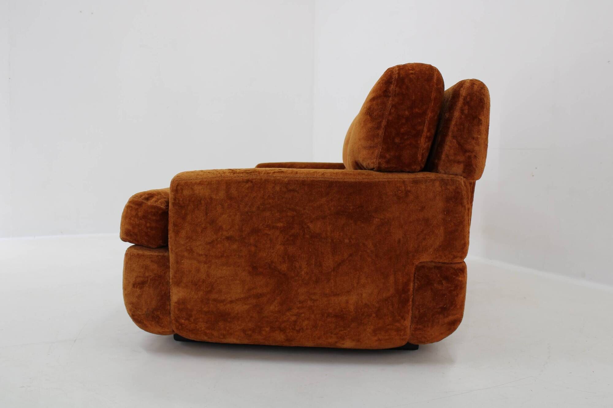 1970s Saporiti 2-Seater Sofa in Velvet, Italy
