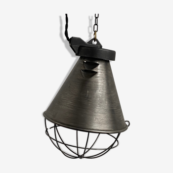 Lampe suspension d’atelier industriel