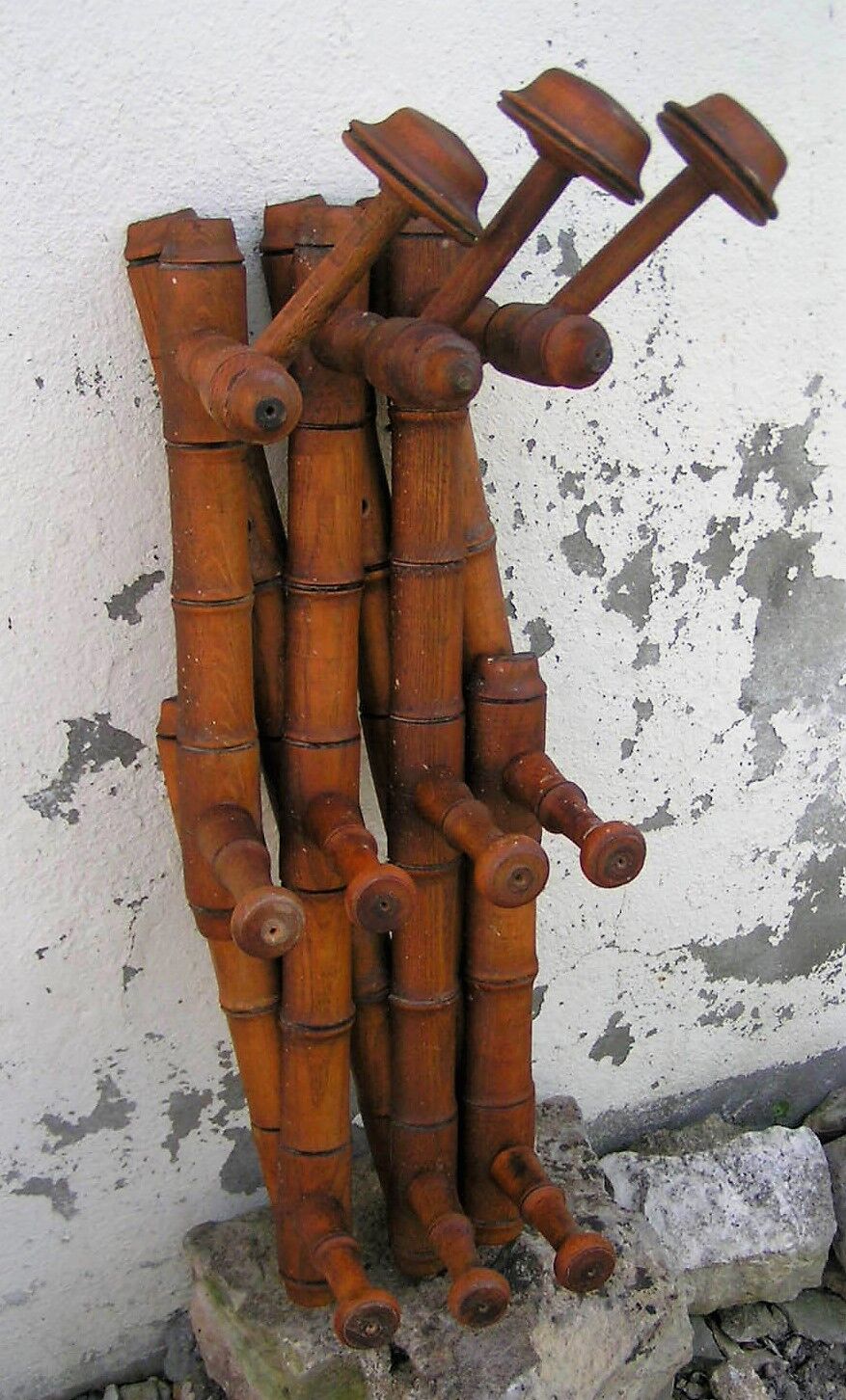 Bamboo accordion coat reck