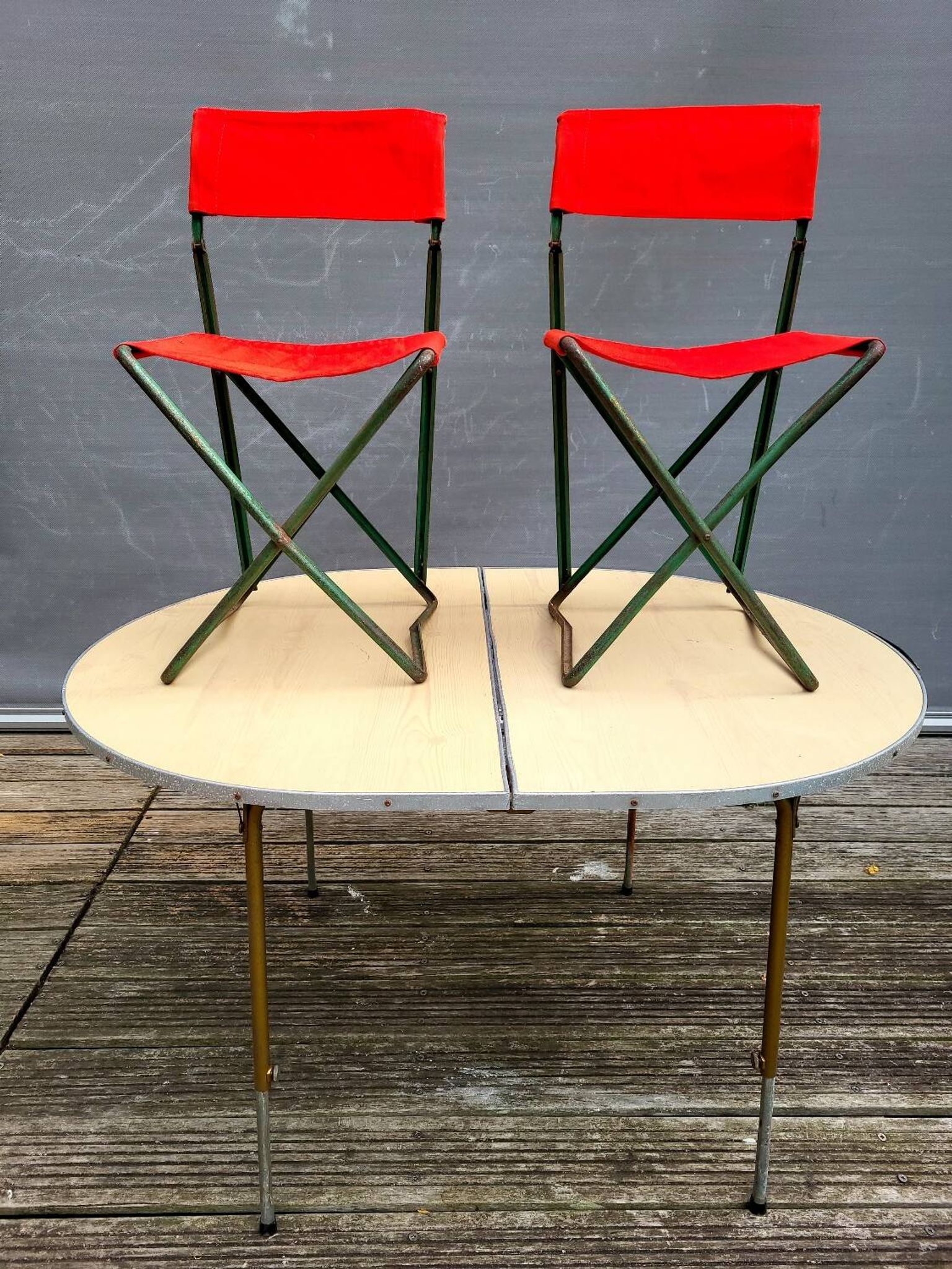 Ensemble table et duo chaises pliantes camping vintage 1970