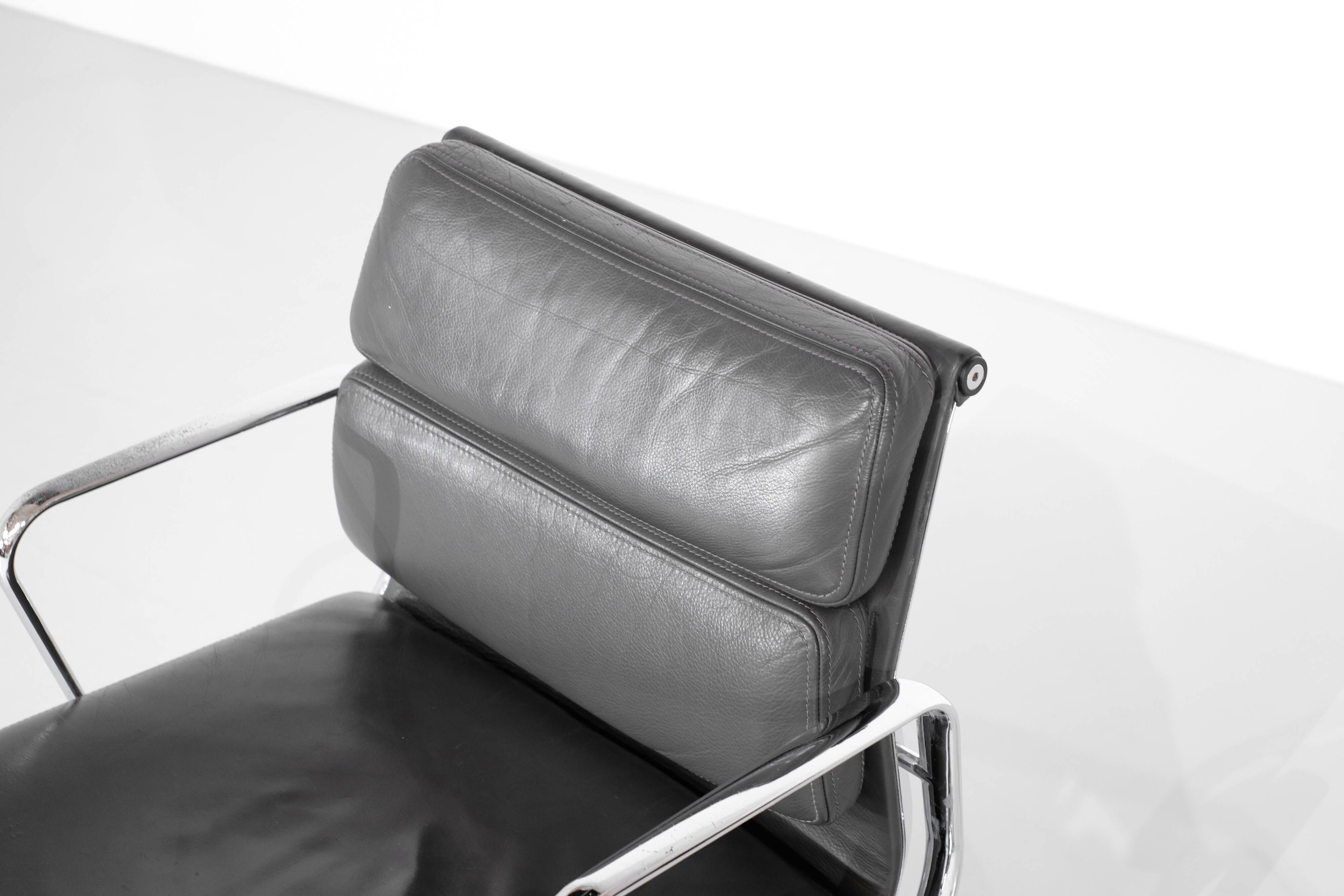 Fauteuil Soft Pad Chaise "EA 208" Charles Ray Eames, USA 1969.