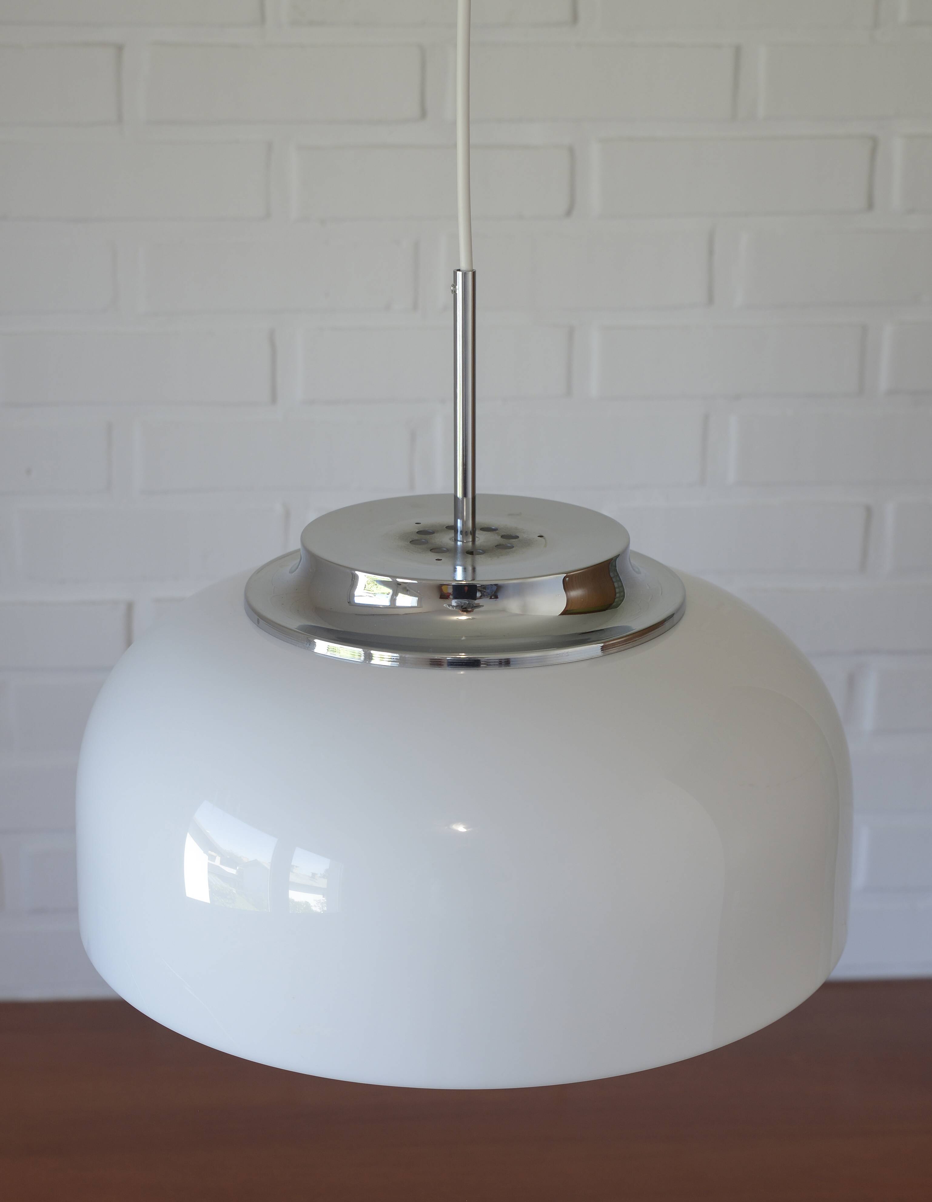 Vintage Harvey Guzzini redesign large pendant light white hanging lamp