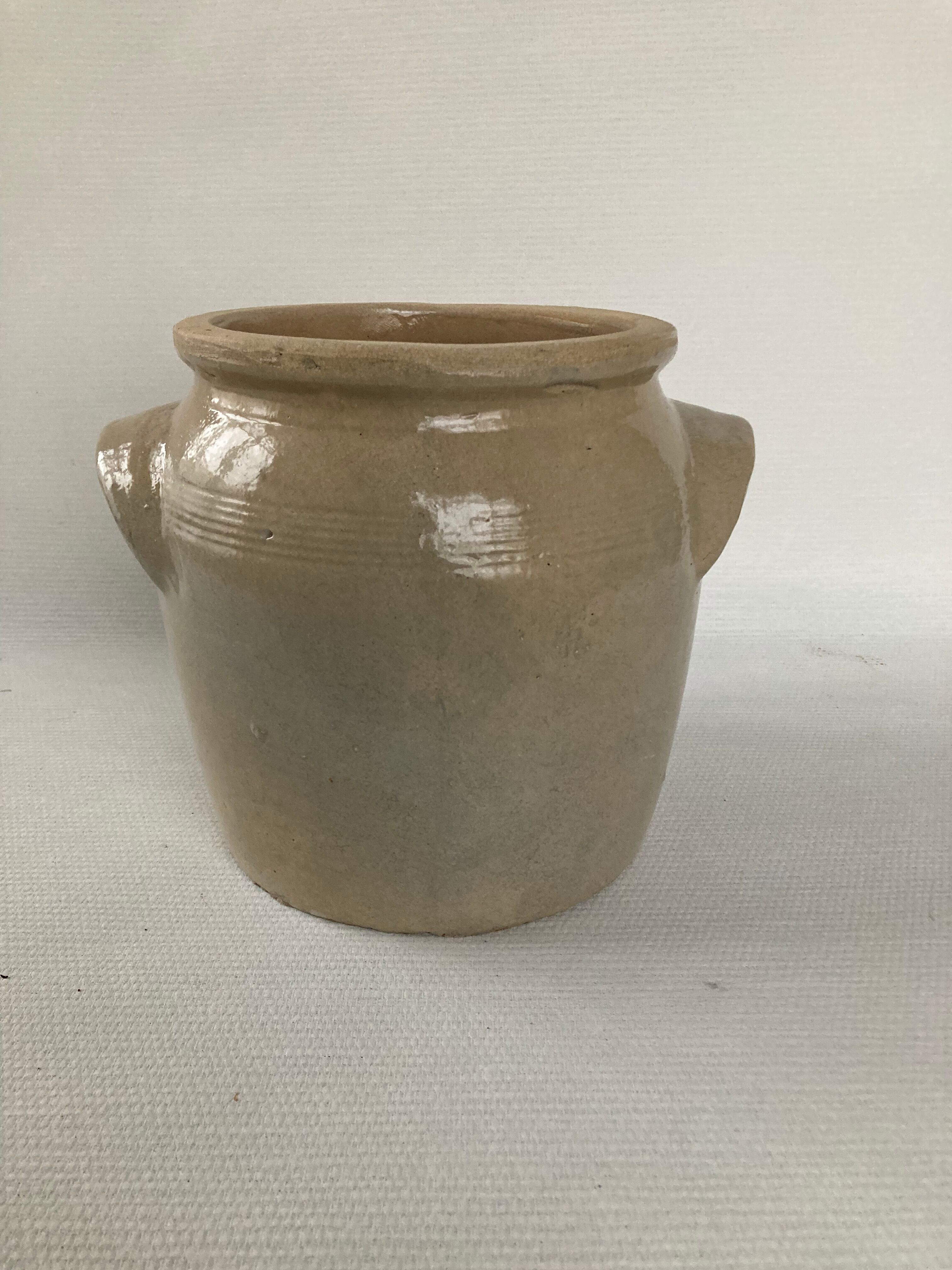 Beige sandstone pot