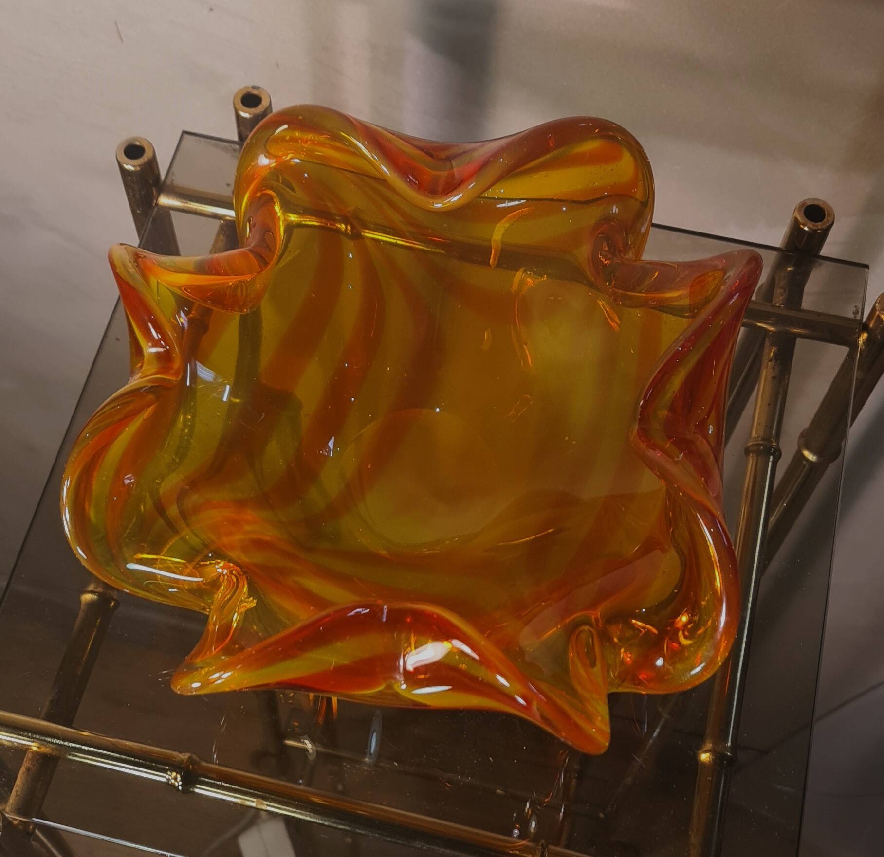 empty pocket, thick glass ashtray, yellow and red, 20x20xh 9cm, Murano Venice 1970,,