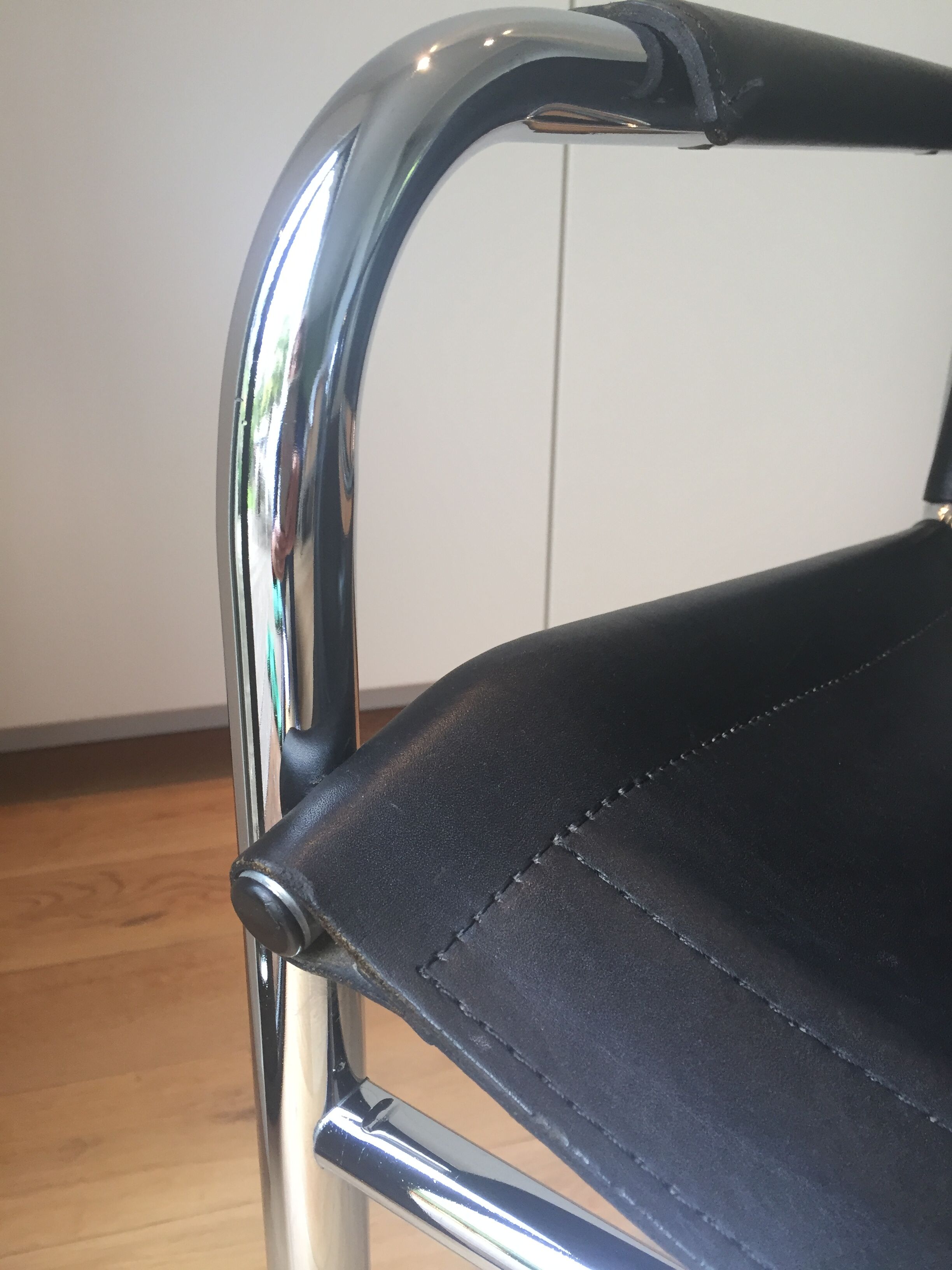 Bauhaus armchair in leather and chrome tubes, 70s 80s
