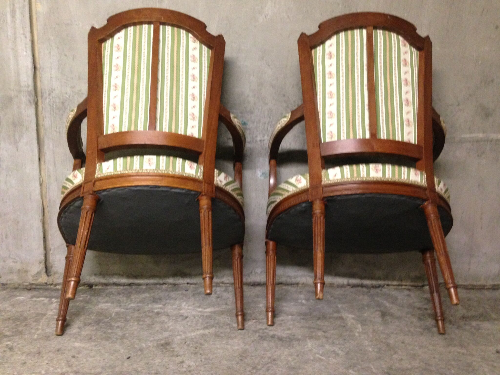 Salon Louis XVI sofa and pair of cabriolets