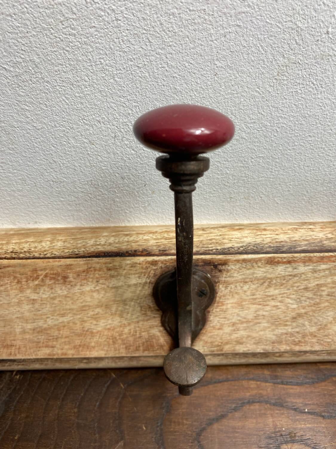Wall hook with three hooks in wood, wrought iron, porcelain balls