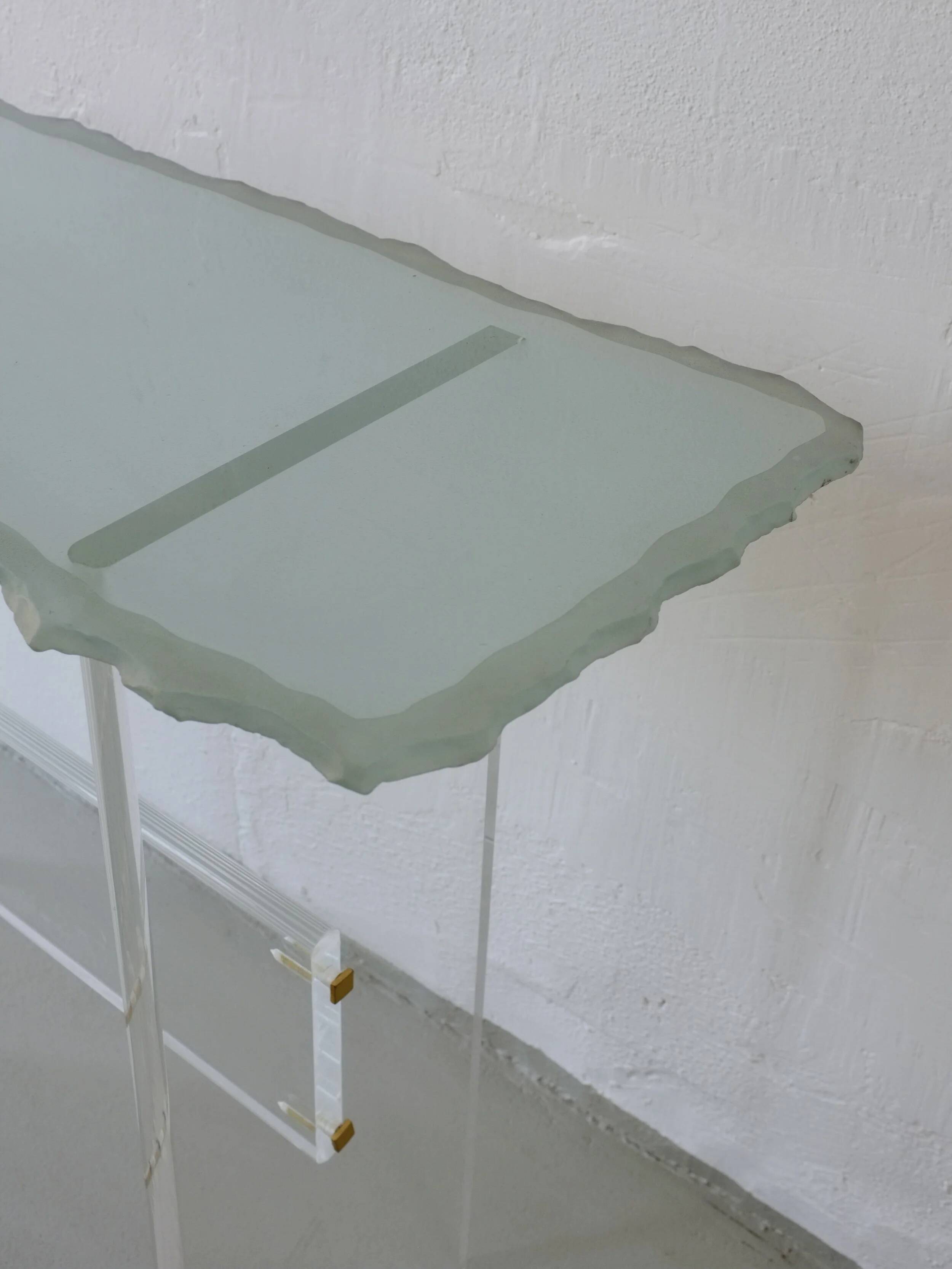 Console sculpturale en verre et lucite | Italie | Années 1980