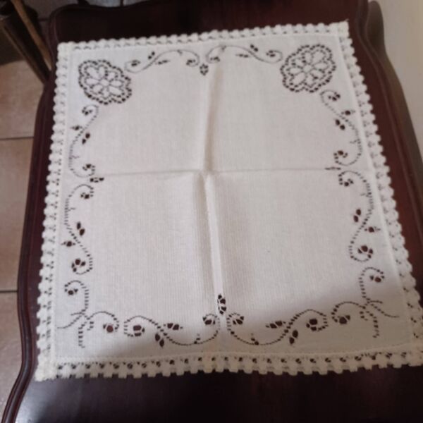 12 serviettes à thé