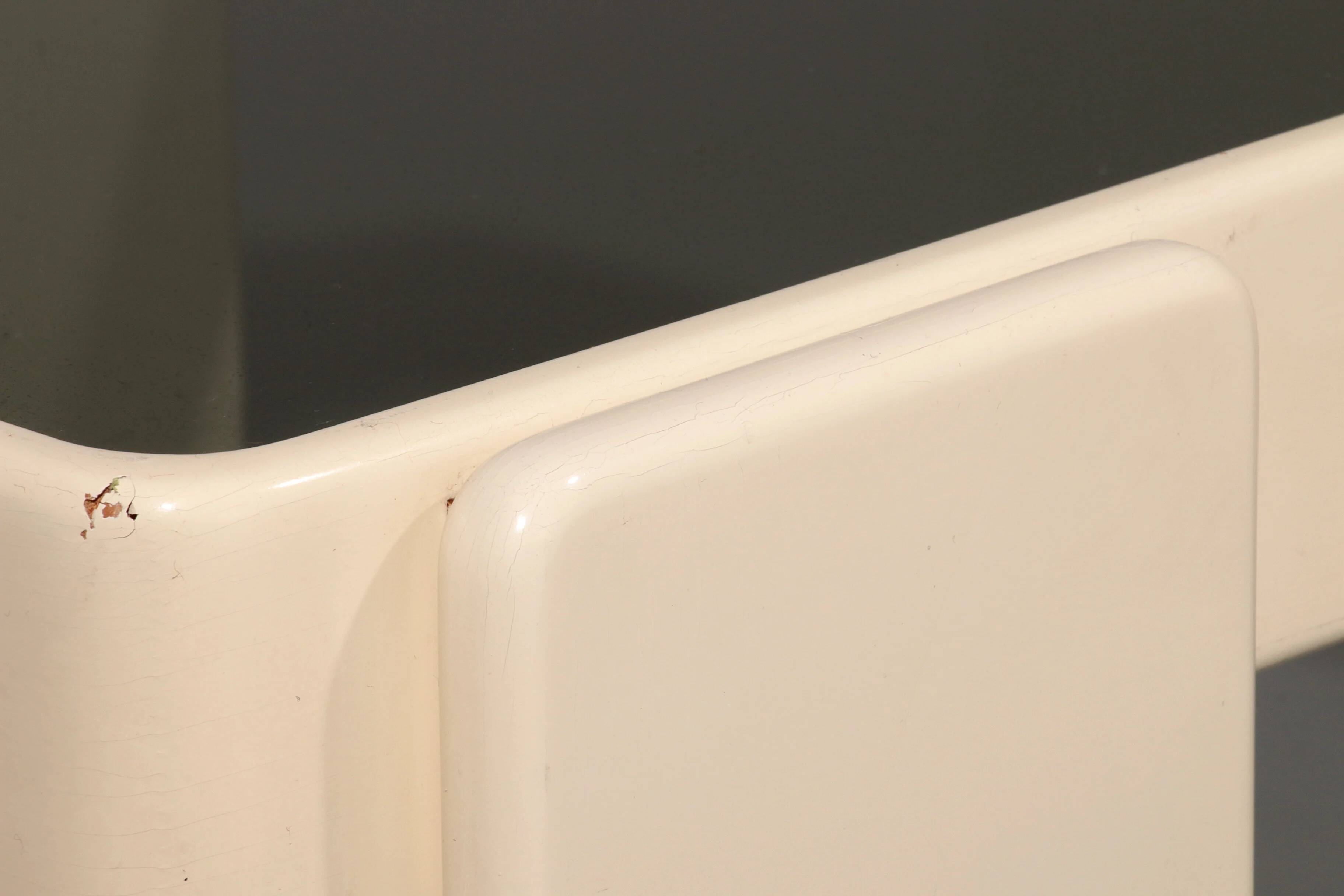 Gianfranco Frattini stacking tables for Cassina – original off-white lacquer