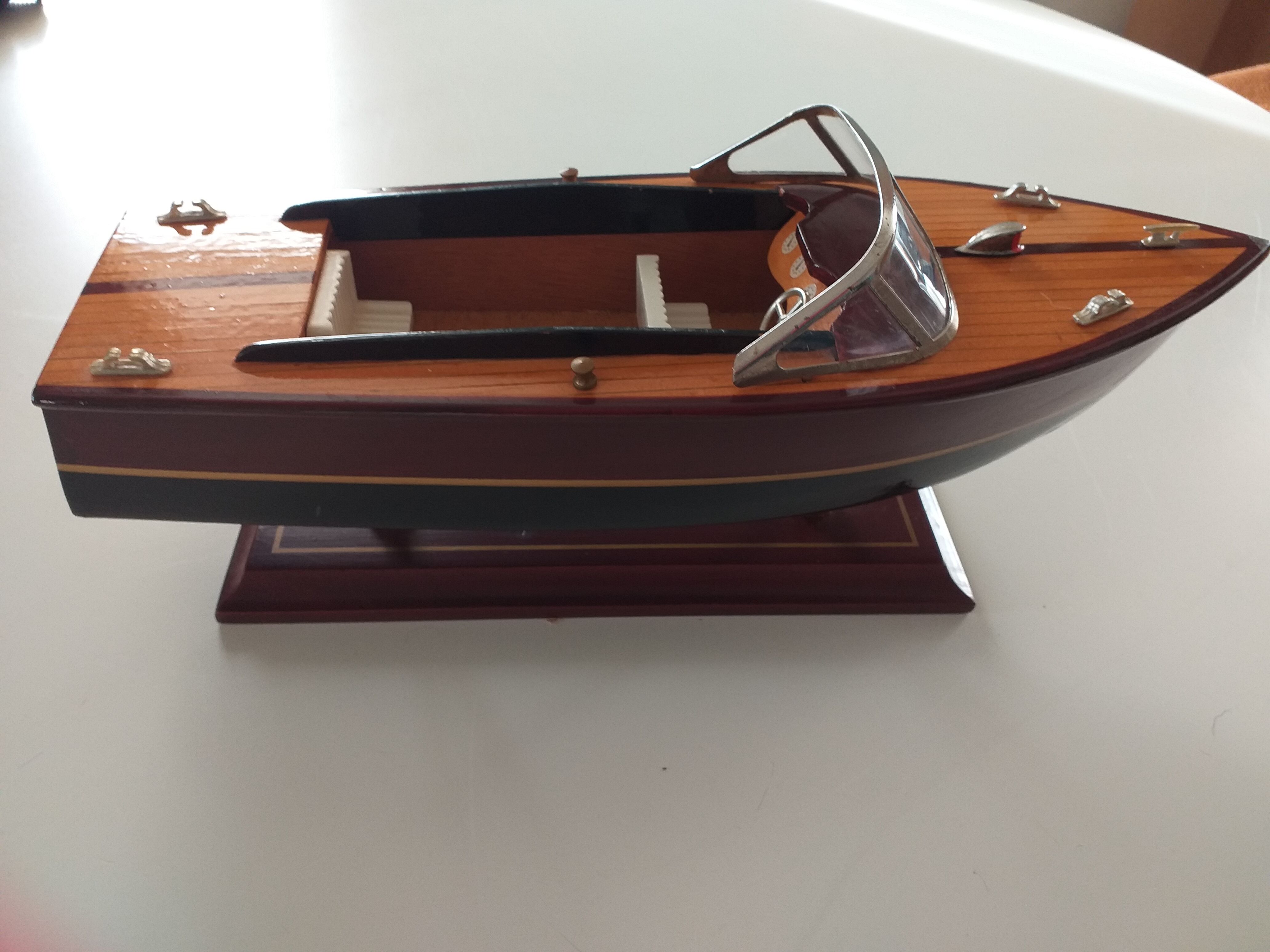 Model boat taxi vaporetto venise