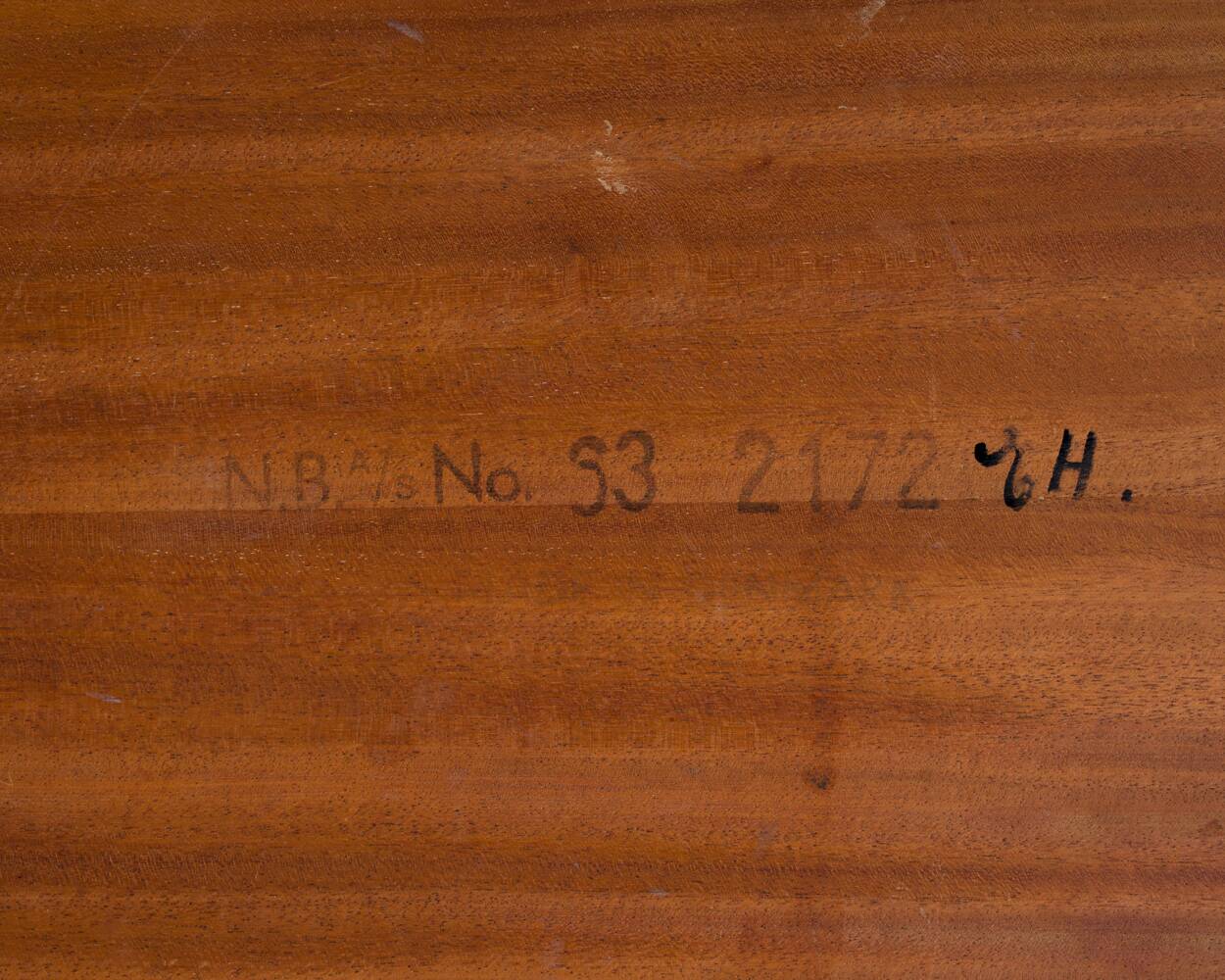 Table basse danoise en teck par Nils Bach, années
